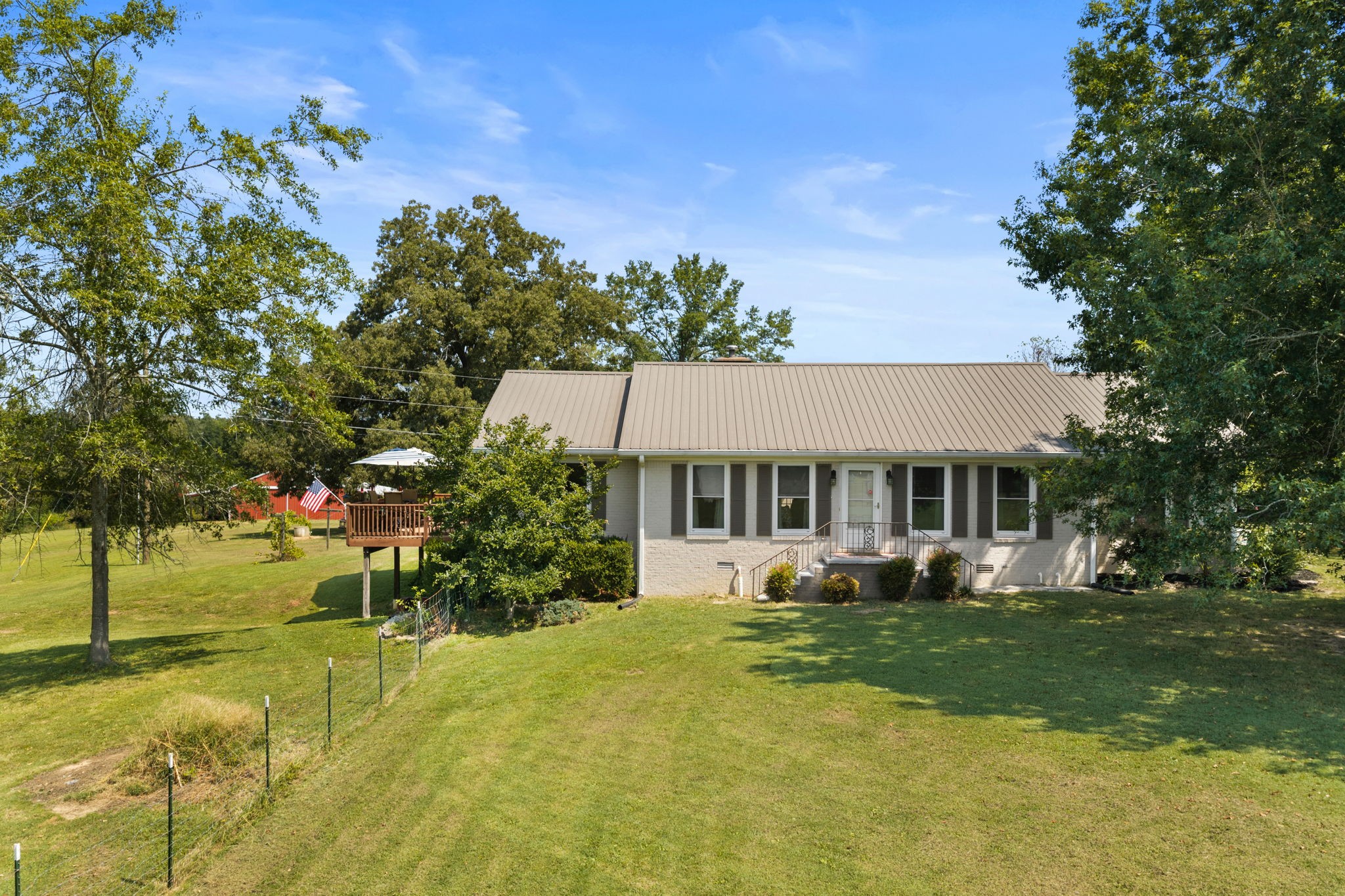 15 Autumn Ln Property Photo 1
