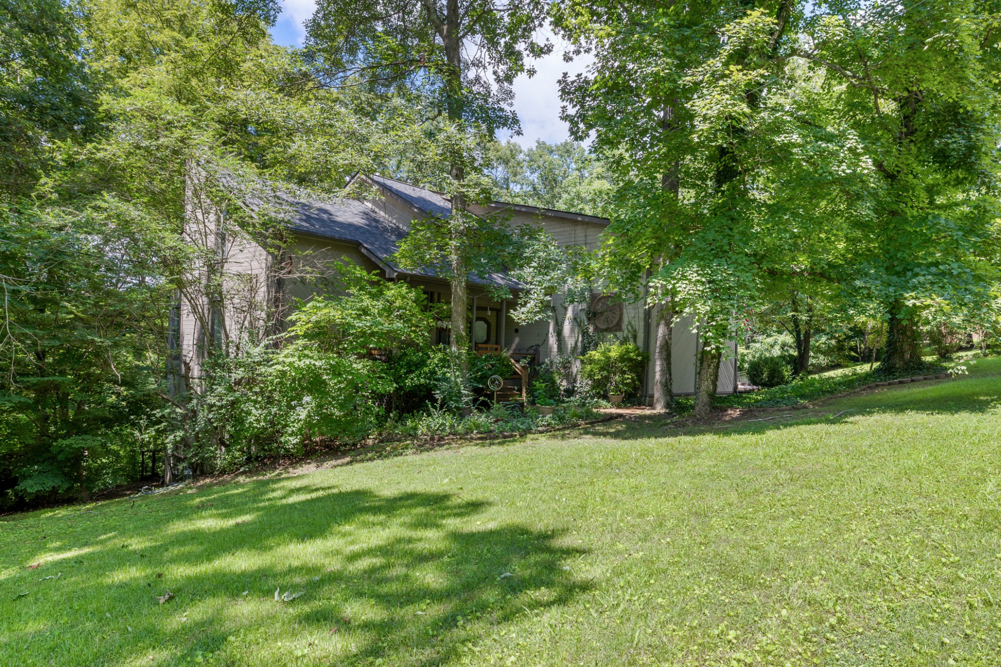 4410 Tanglewood Rd Property Photo 2