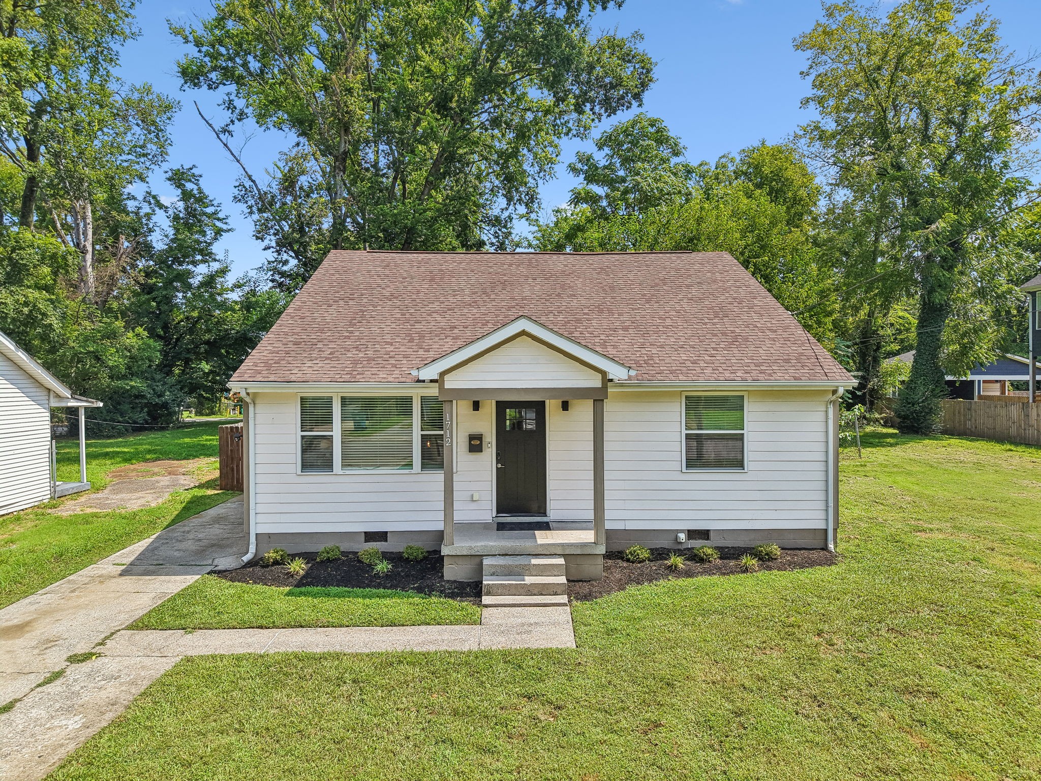 1712 17th Ave, N Property Photo 1