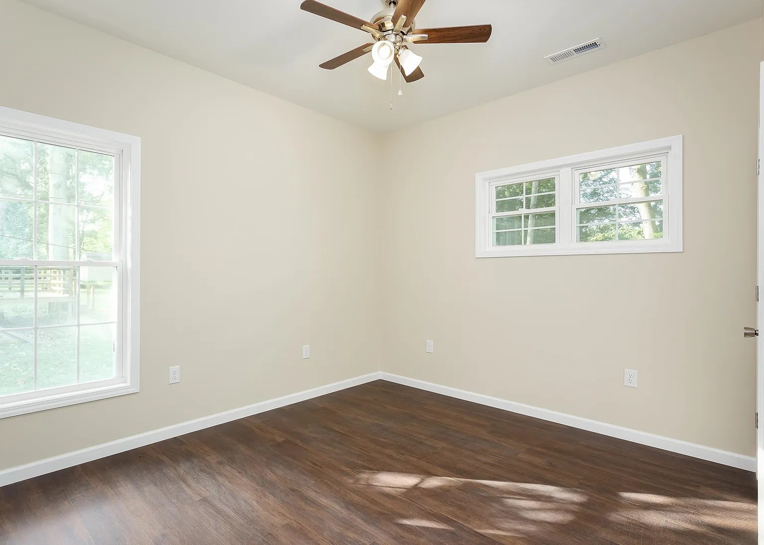 529 Howell St Property Photo 18