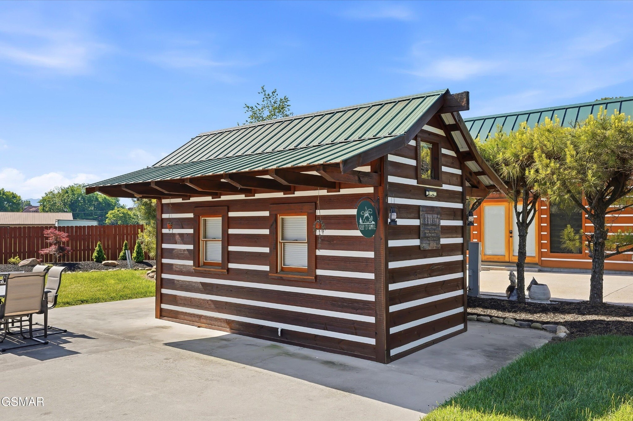 1908 Lizi Loop Way Property Photo 4