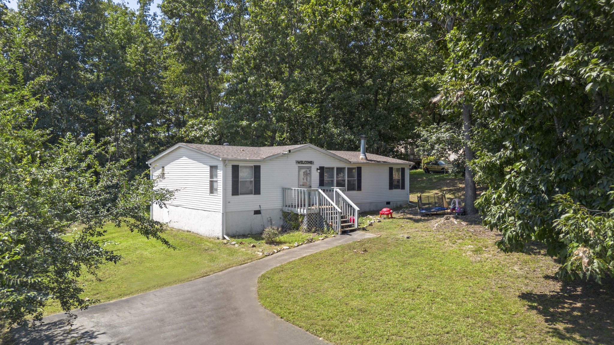 210 W Meadows Ln, Ne Property Photo 2