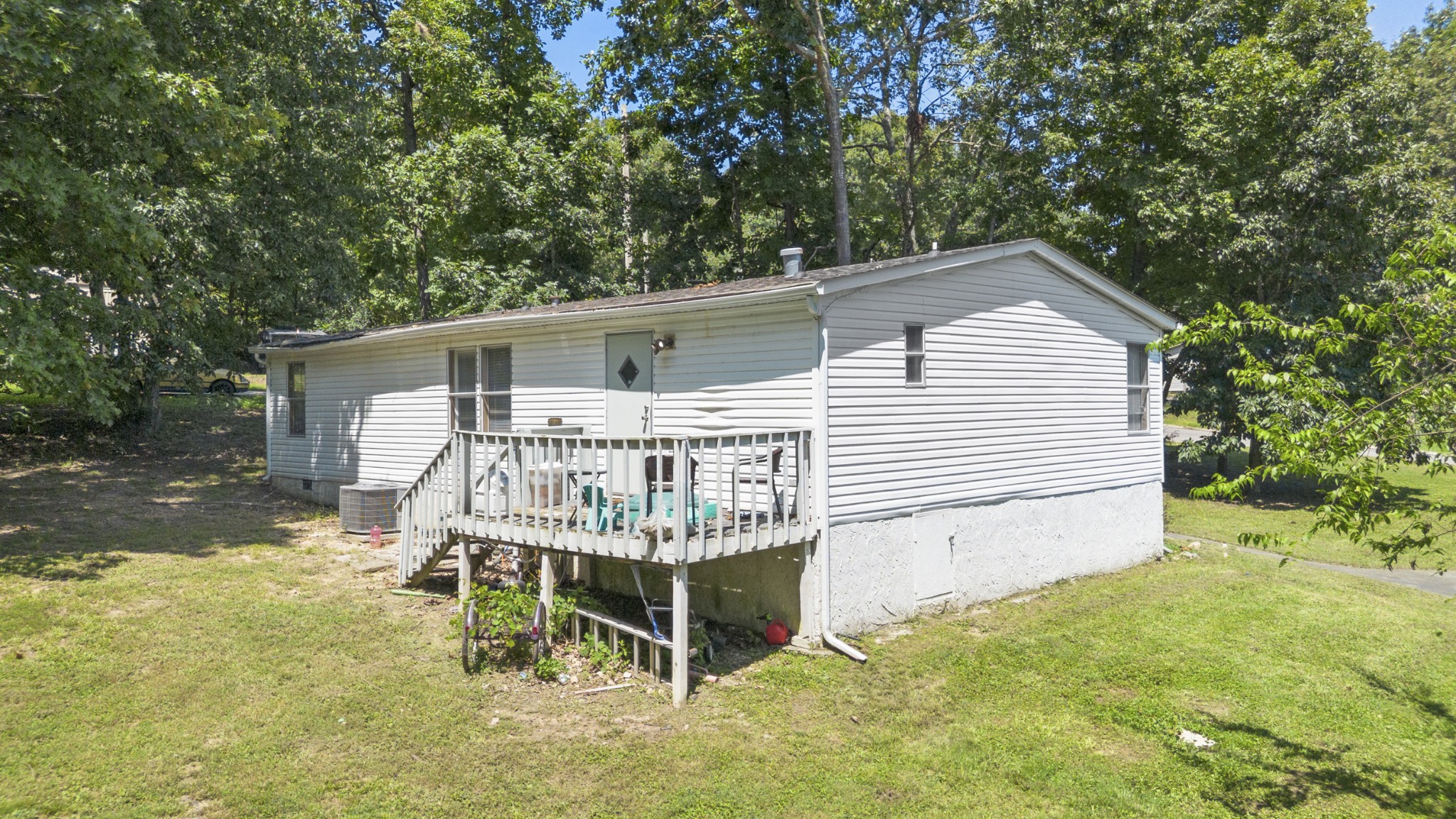 210 W Meadows Ln, Ne Property Photo 6