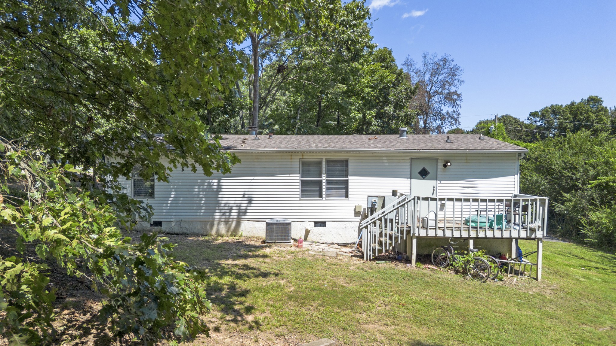 210 W Meadows Ln, Ne Property Photo 8