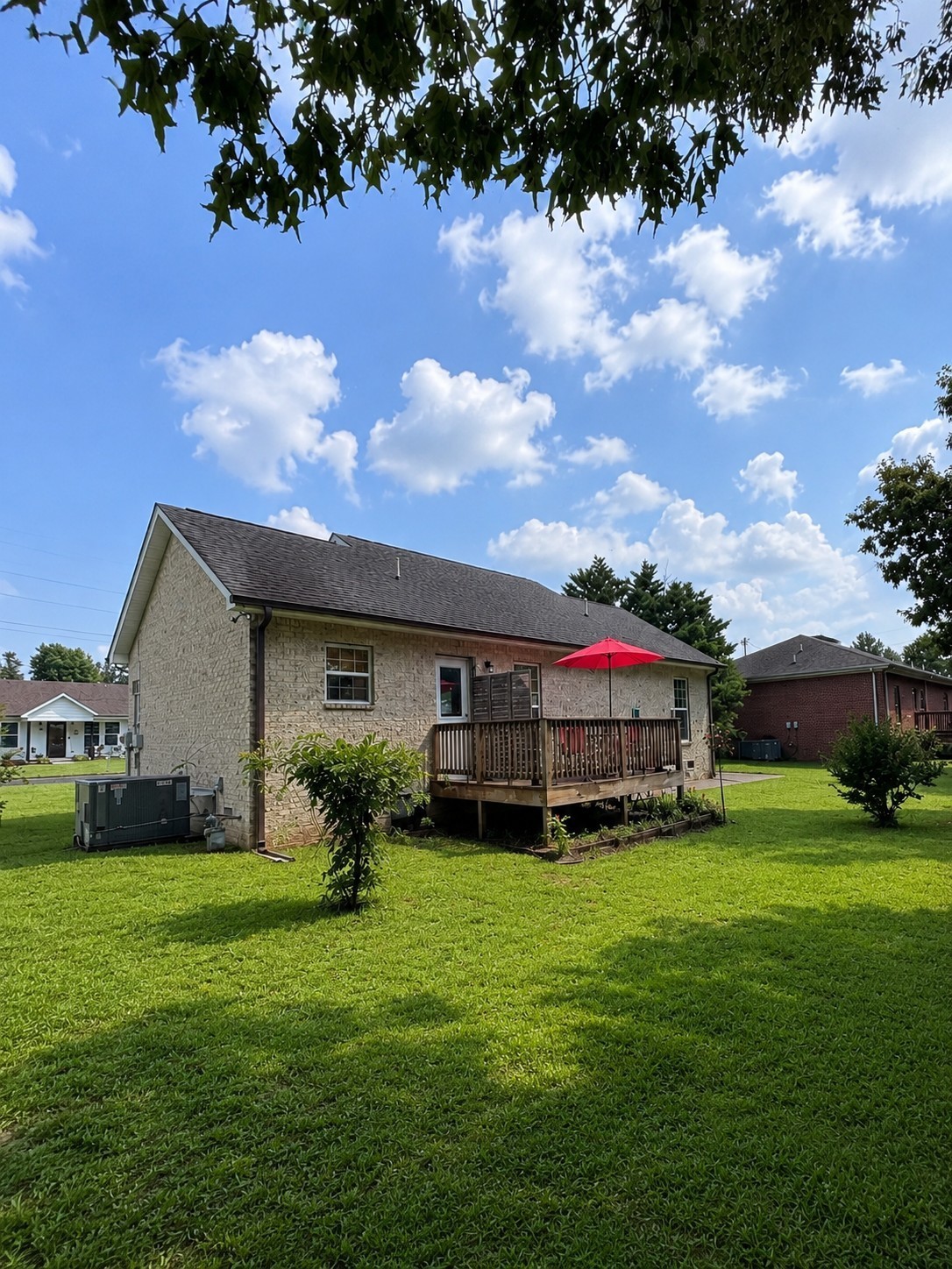 656 Kendra Dr Property Photo 5