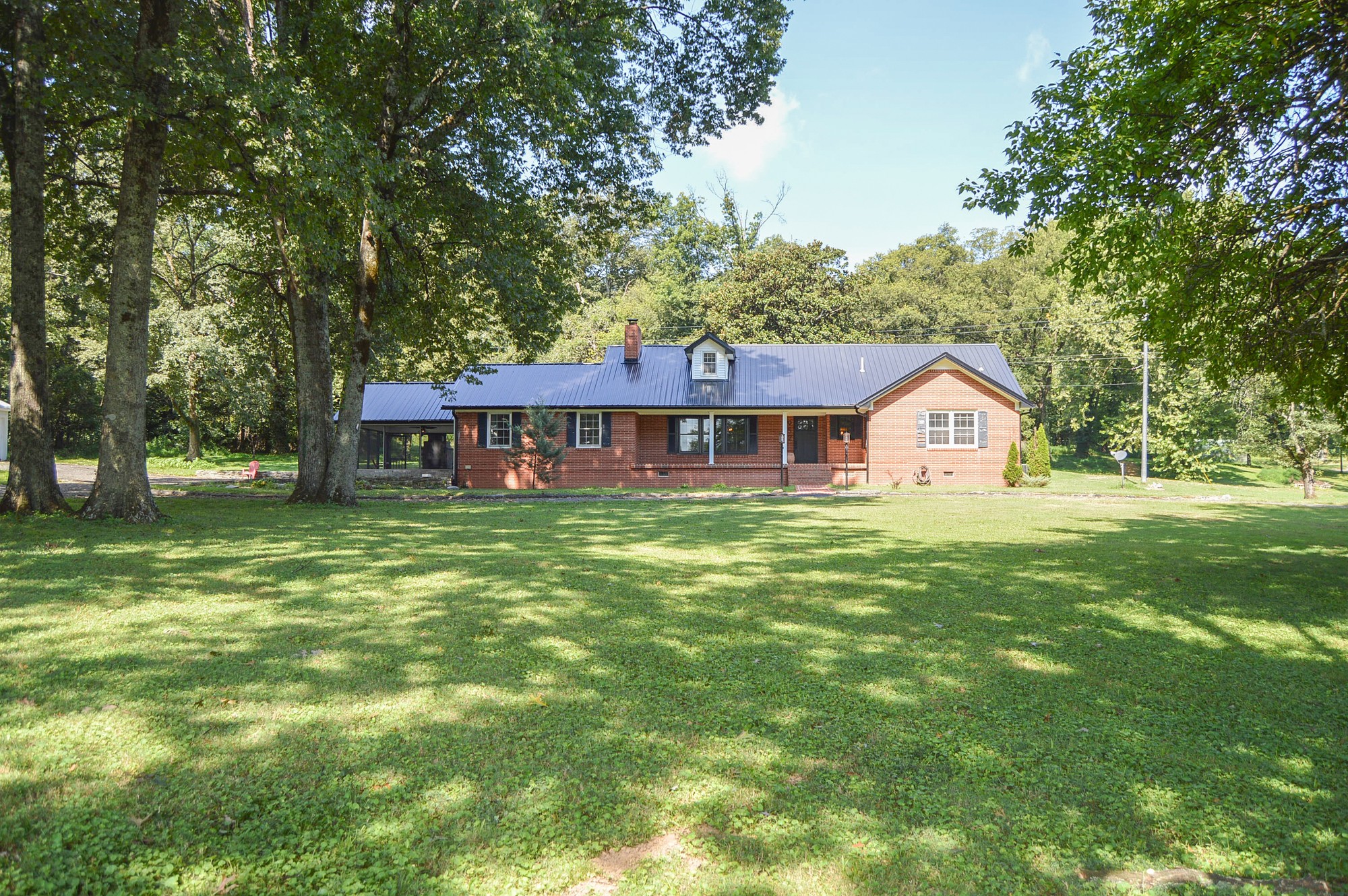 952 Old Fayetteville Highway Property Photo 1