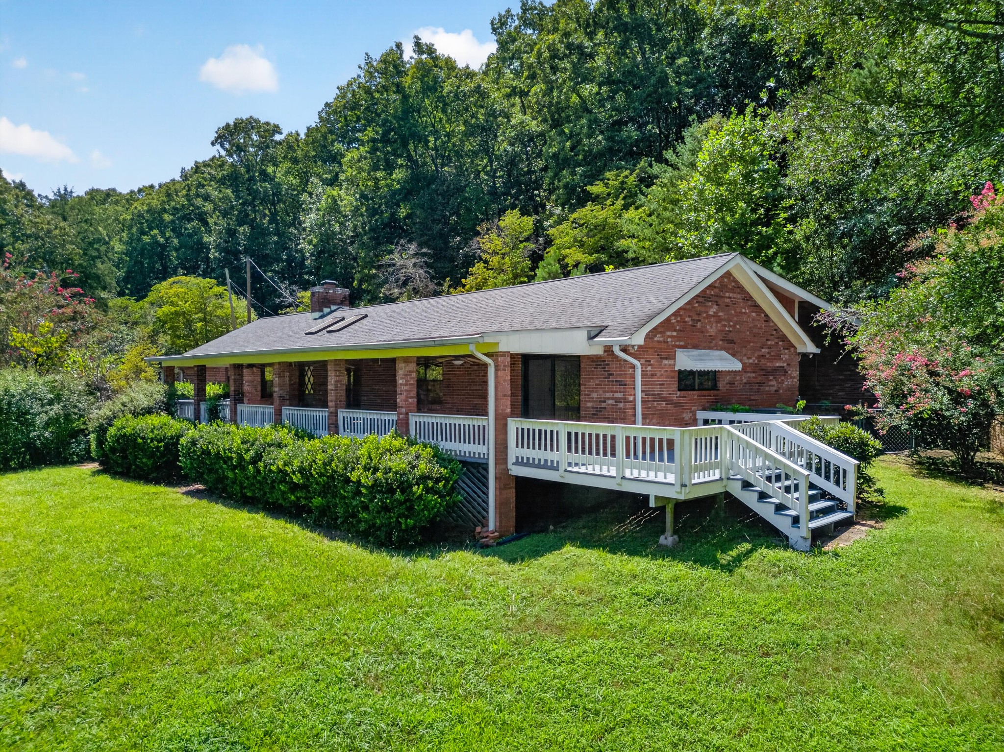 788 Long Hollow Road Property Photo 1