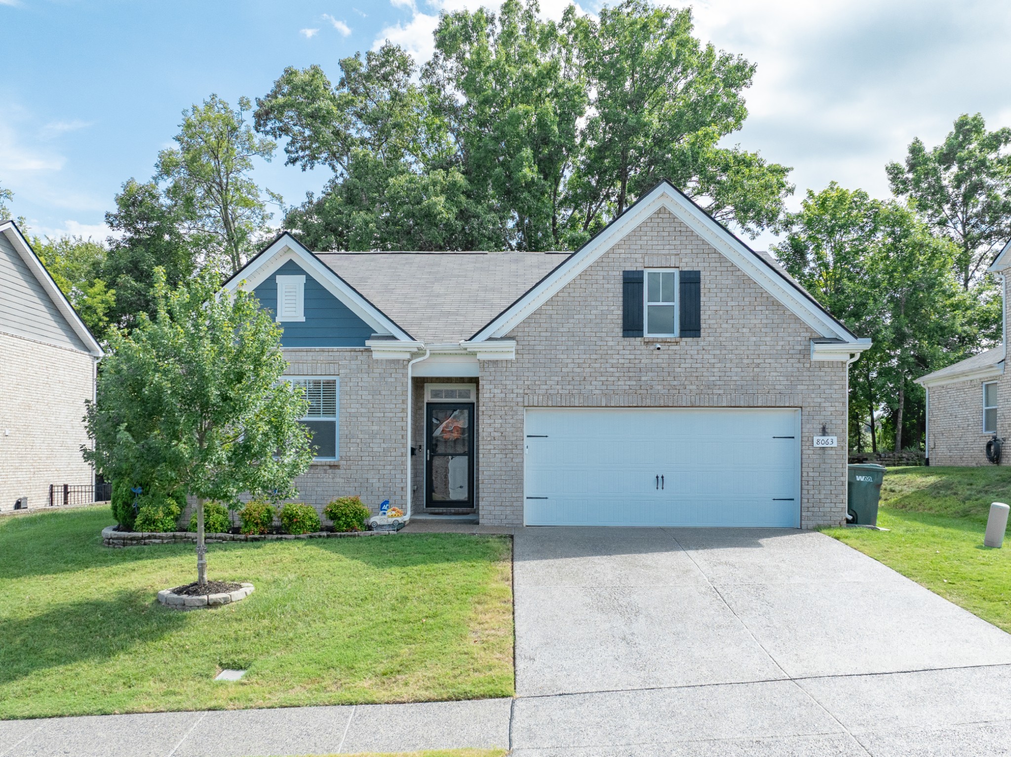 8063 Forest Hills Dr Property Photo 1
