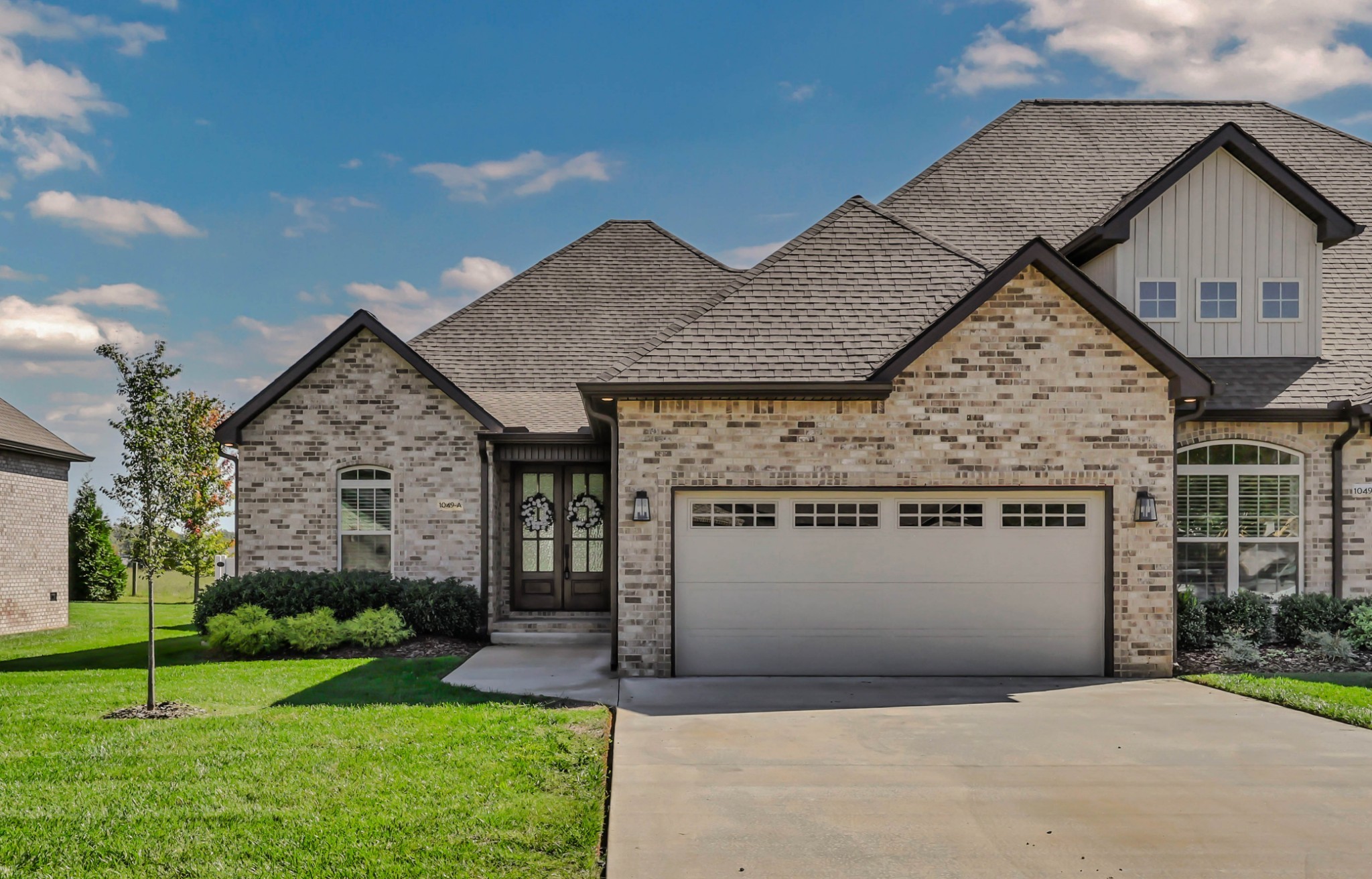 1049 Veridian Dr Property Photo 1