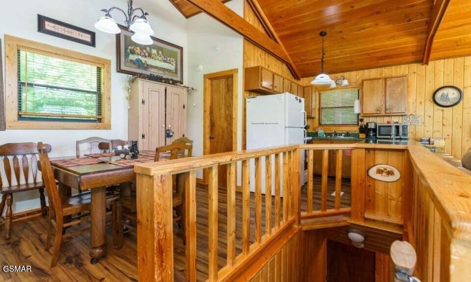 2033 Luzerne Drive Property Photo 8