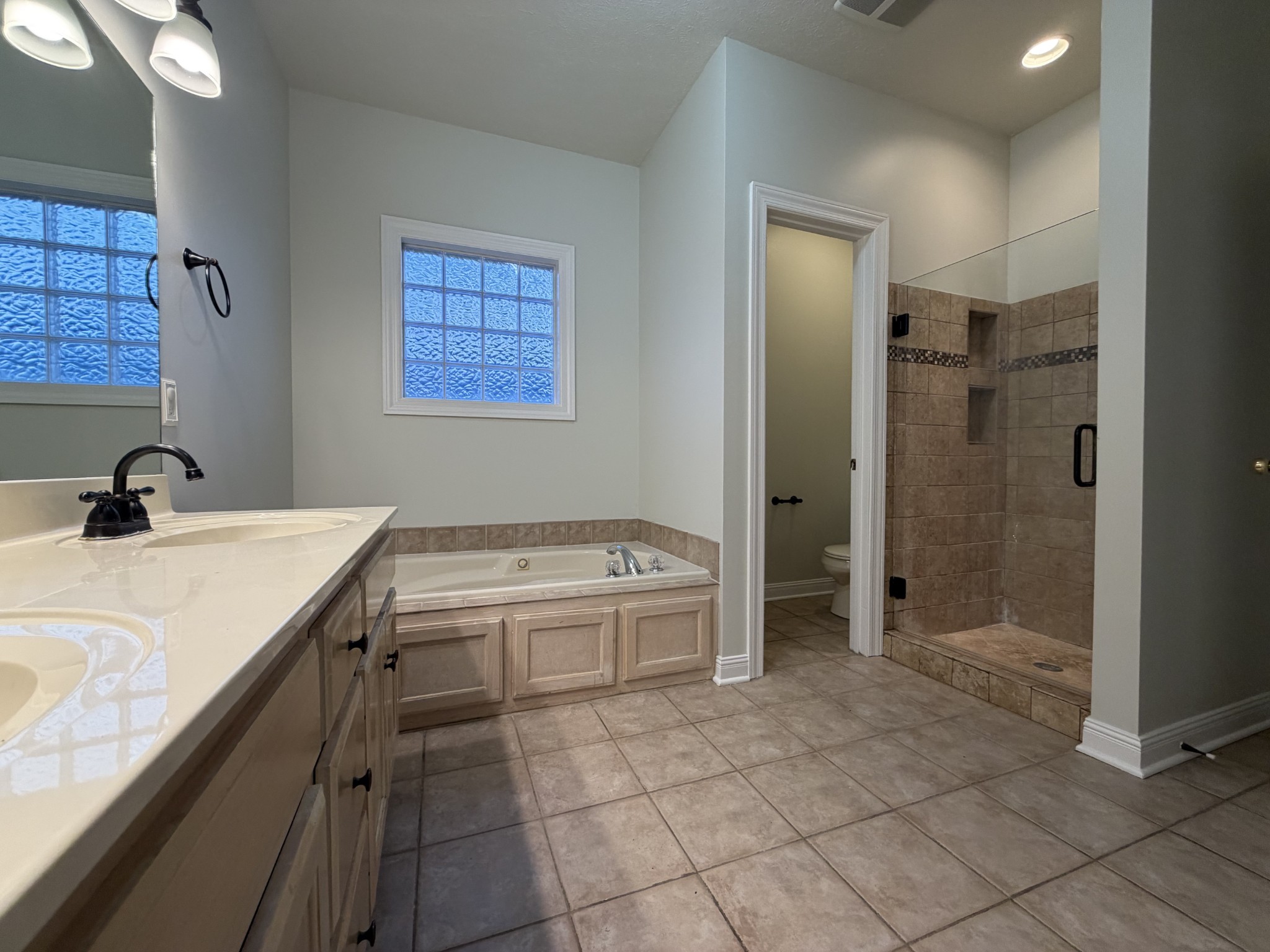 101 Wyncrest Commons Ct Property Photo 16