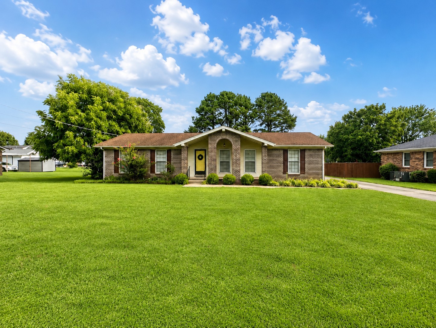 1008 Brindley Dr Property Photo 1