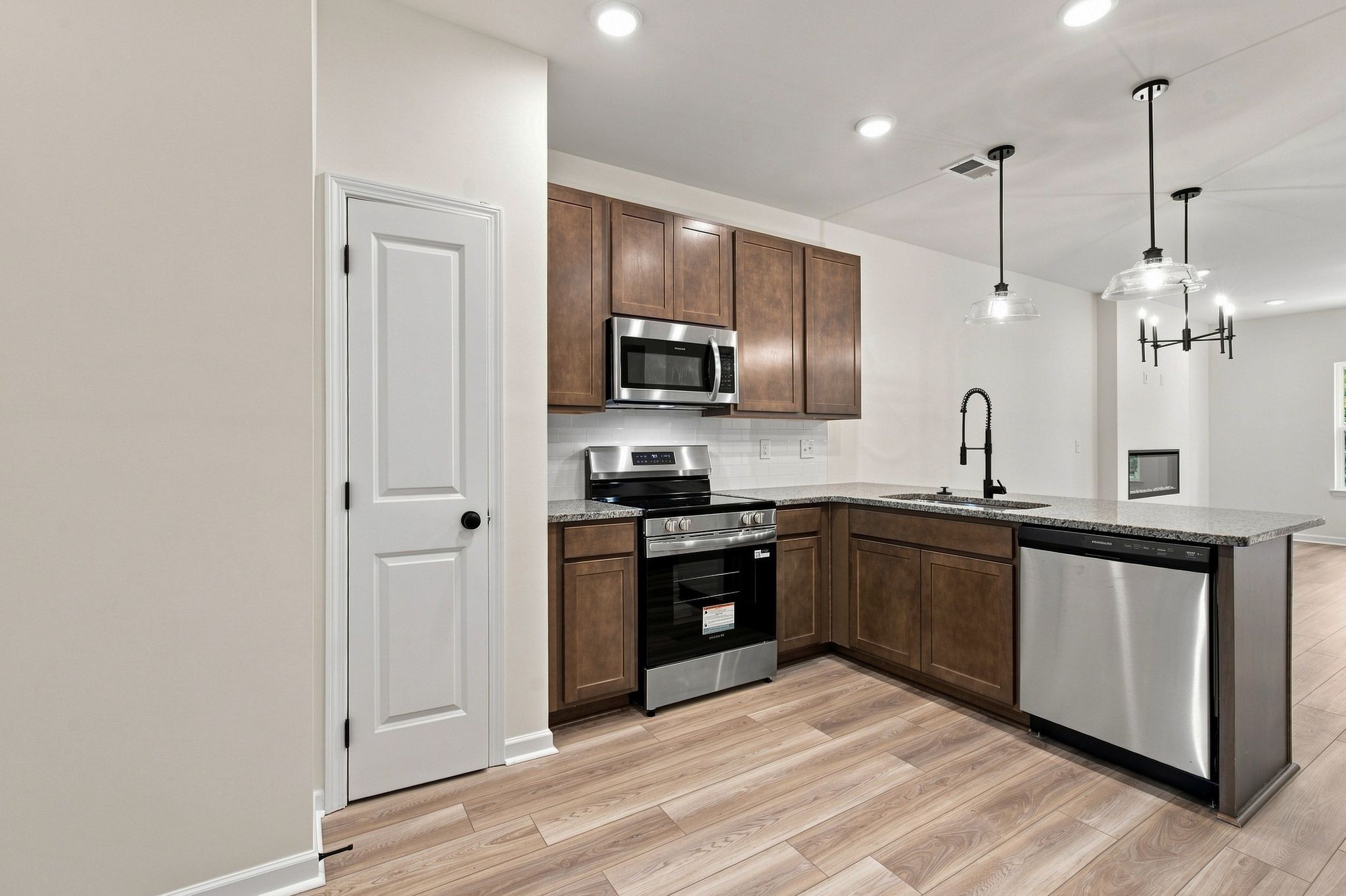 1225 Bronte Dr Property Photo 6