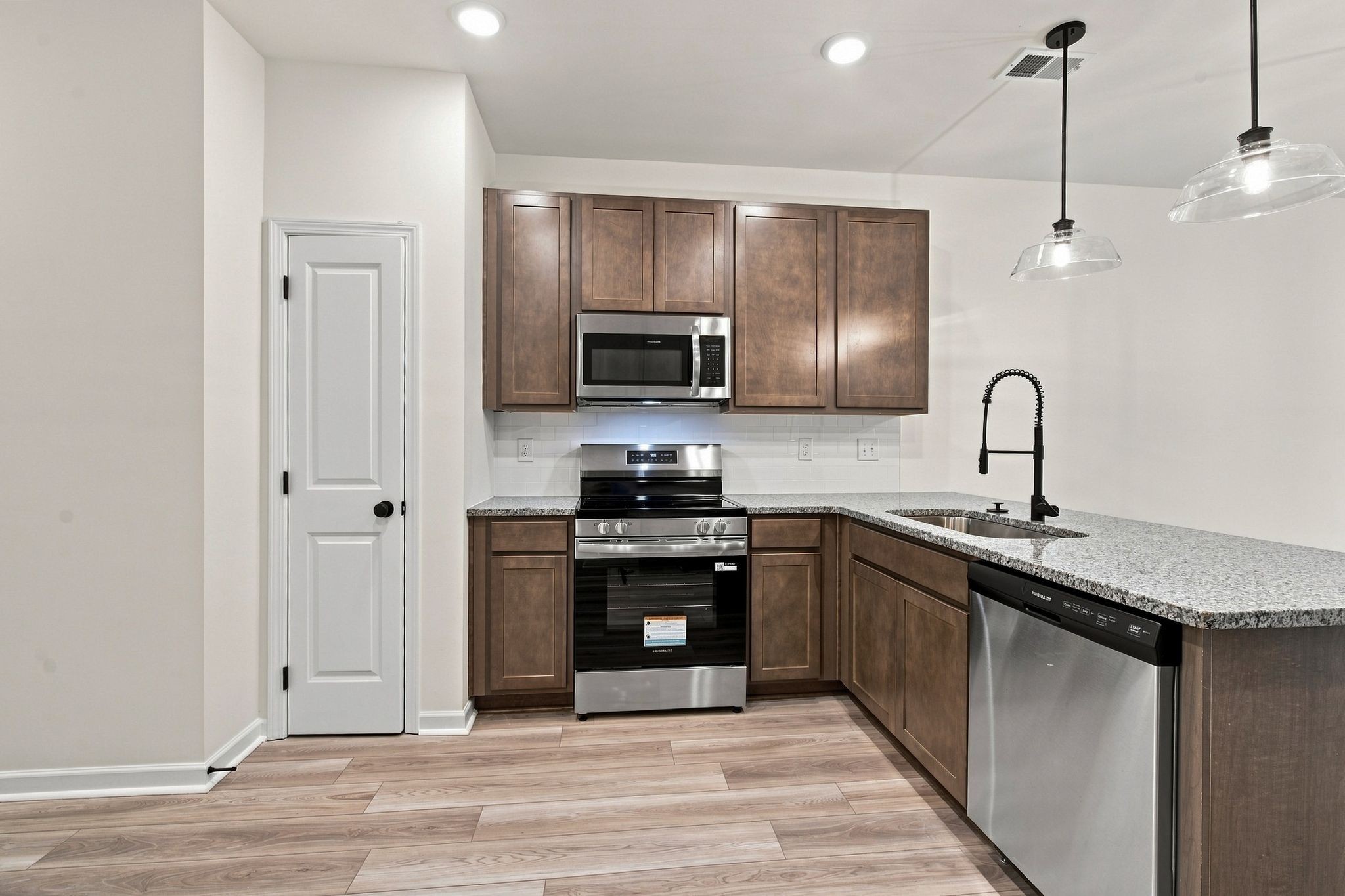 1225 Bronte Dr Property Photo 9
