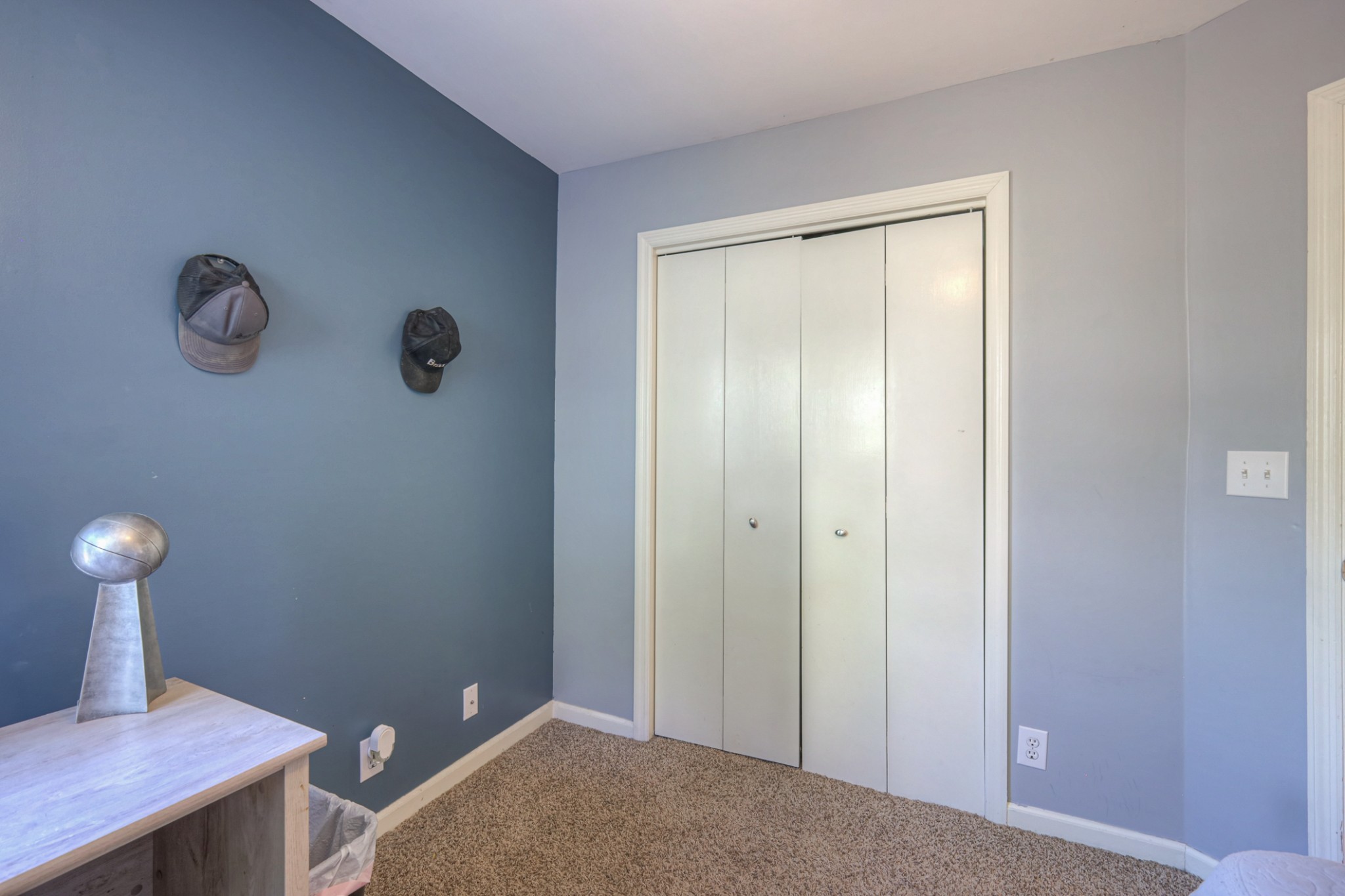 418 Newbary Ct Property Photo 22