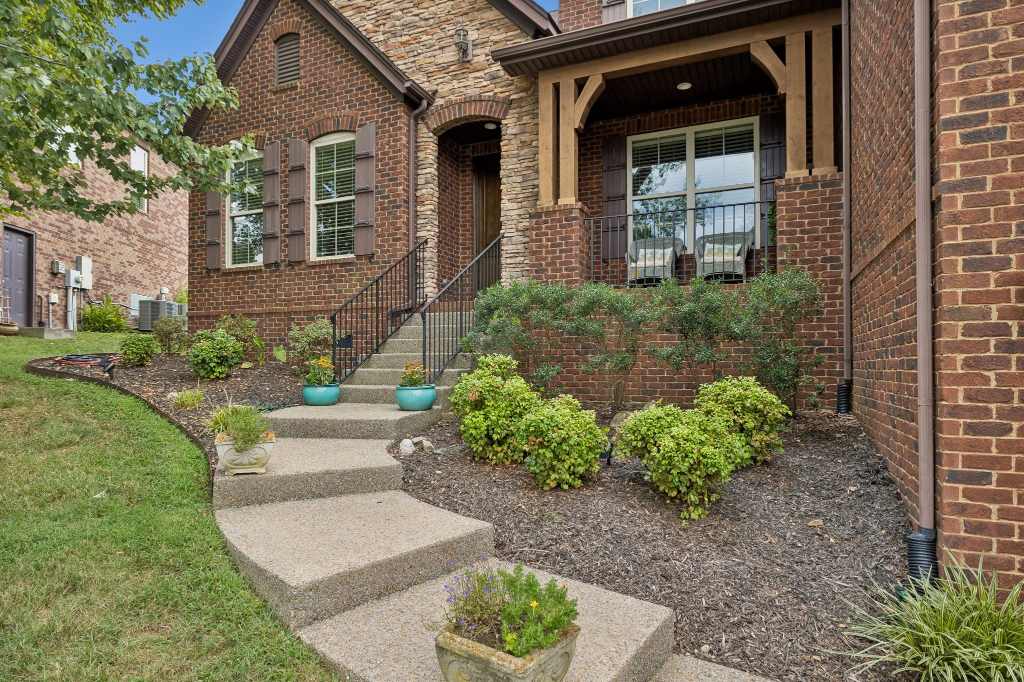 4709 Medalist Cir Property Photo 1