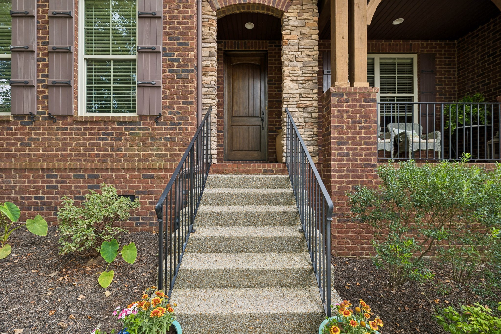 4709 Medalist Cir Property Photo 2