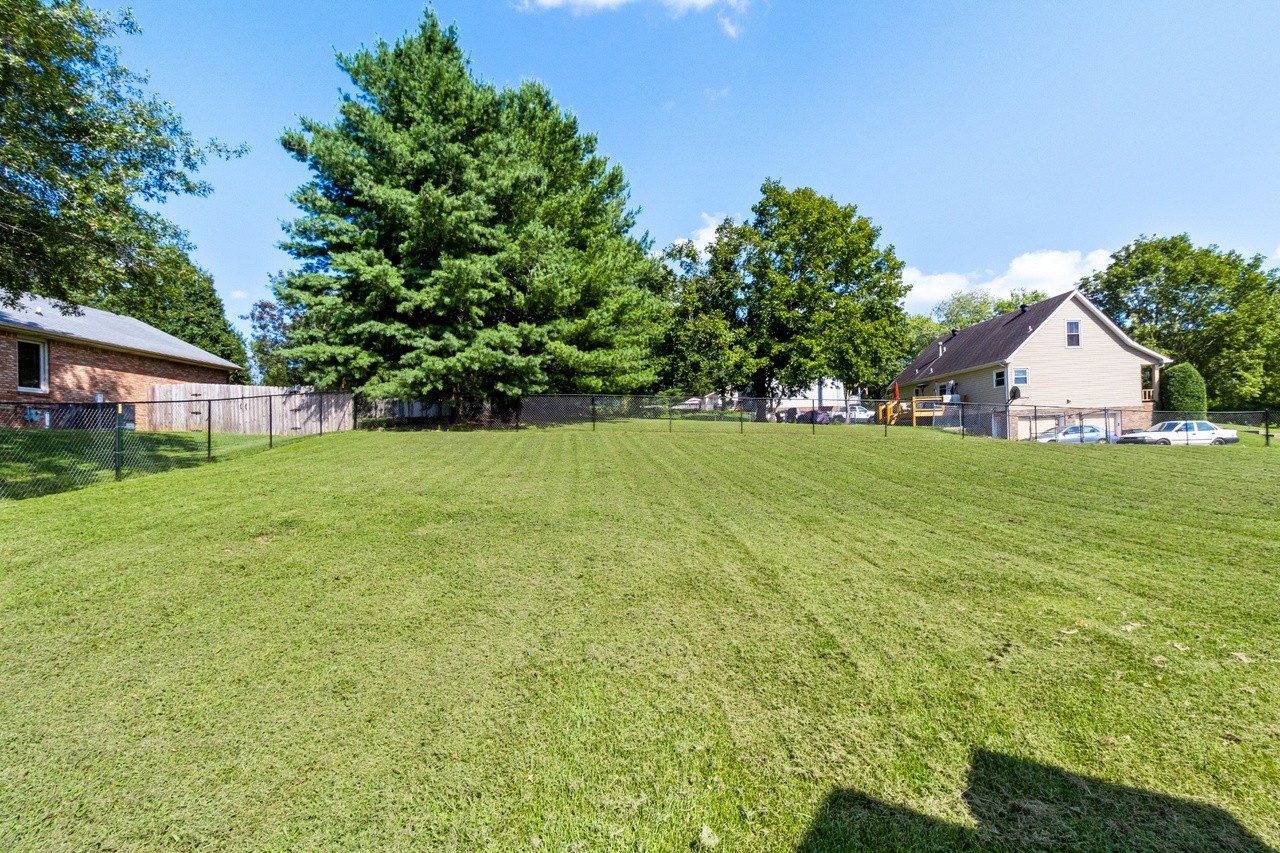 737 W Creek Dr Property Photo 19