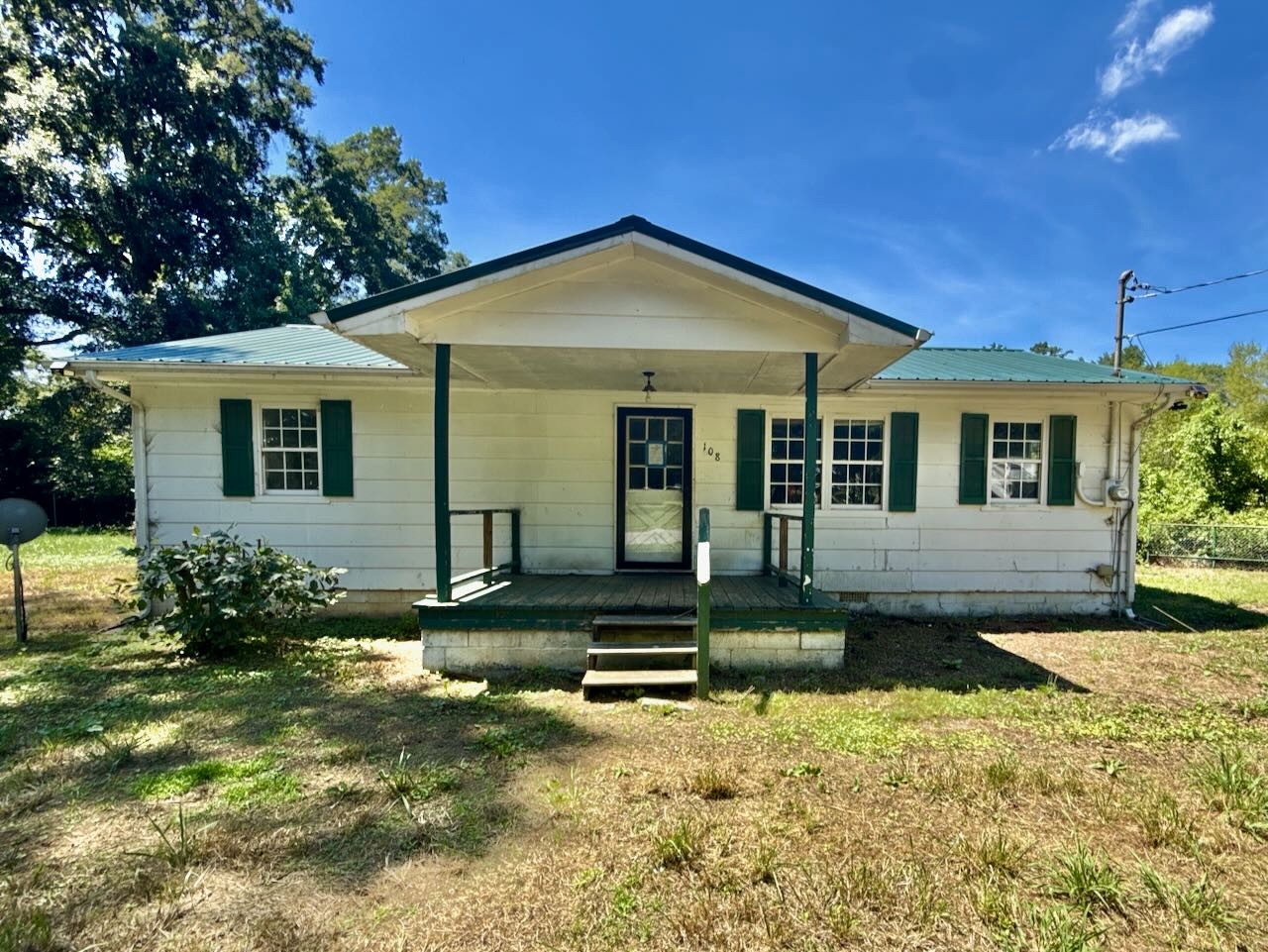 108 Oakwood Dr Property Photo 1