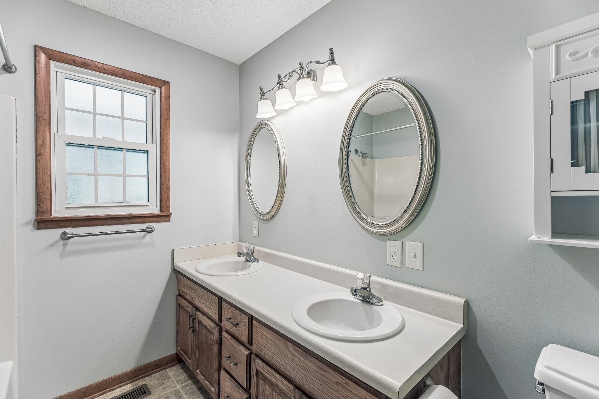 140 Ashley Marie Dr Property Photo 17