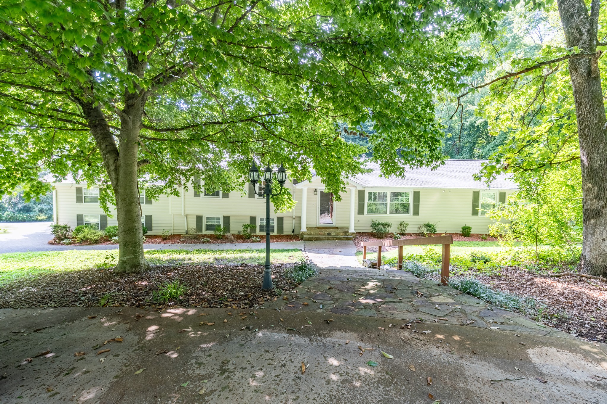 1515 Crestway Drive Property Photo 1