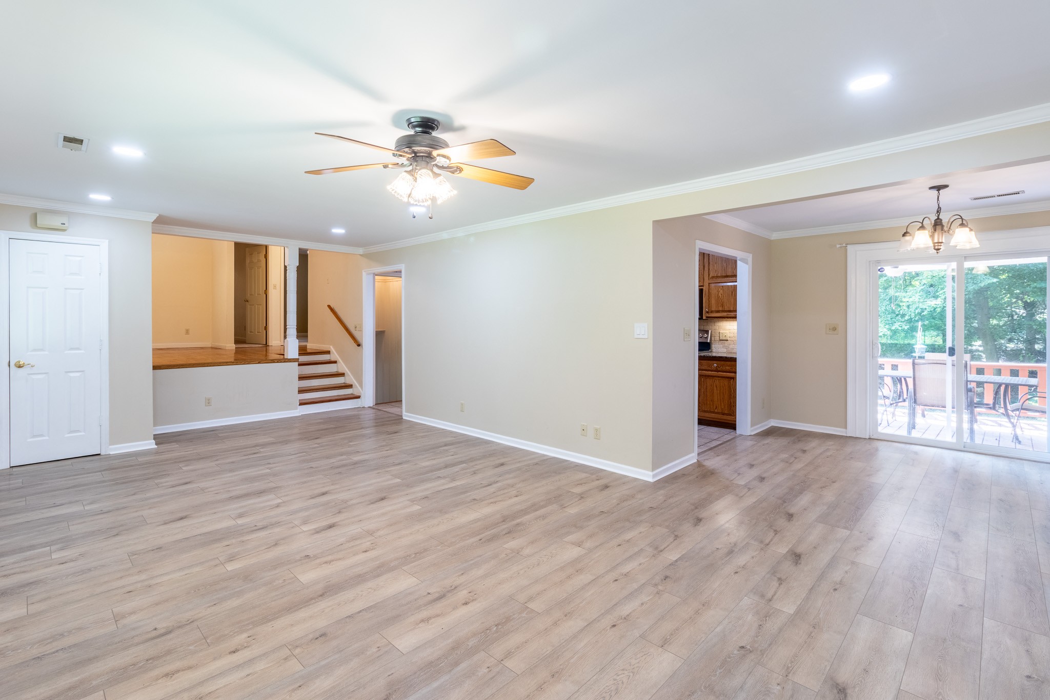 1515 Crestway Drive Property Photo 8