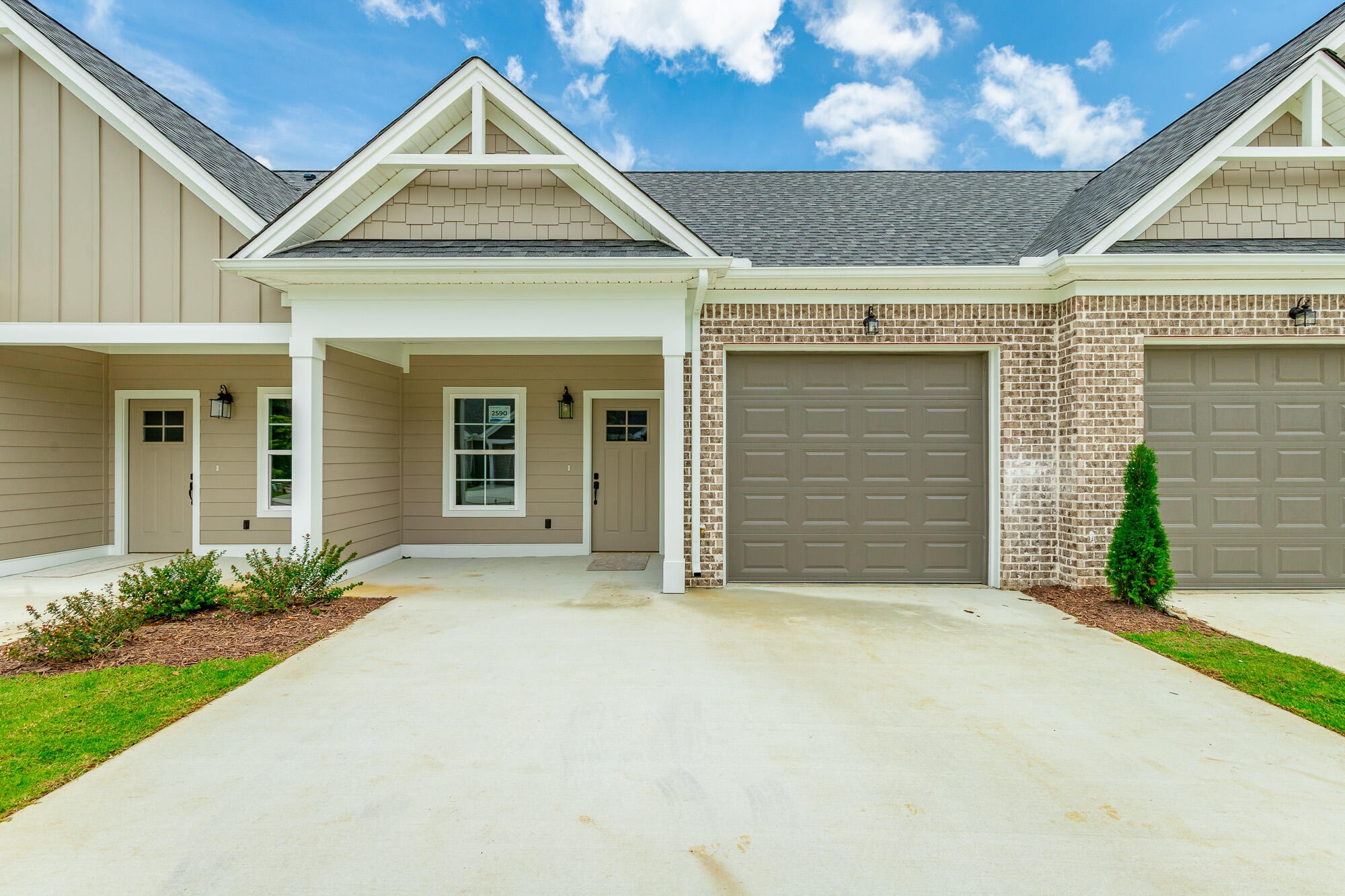 2594 Bannerman Lane Property Photo 1