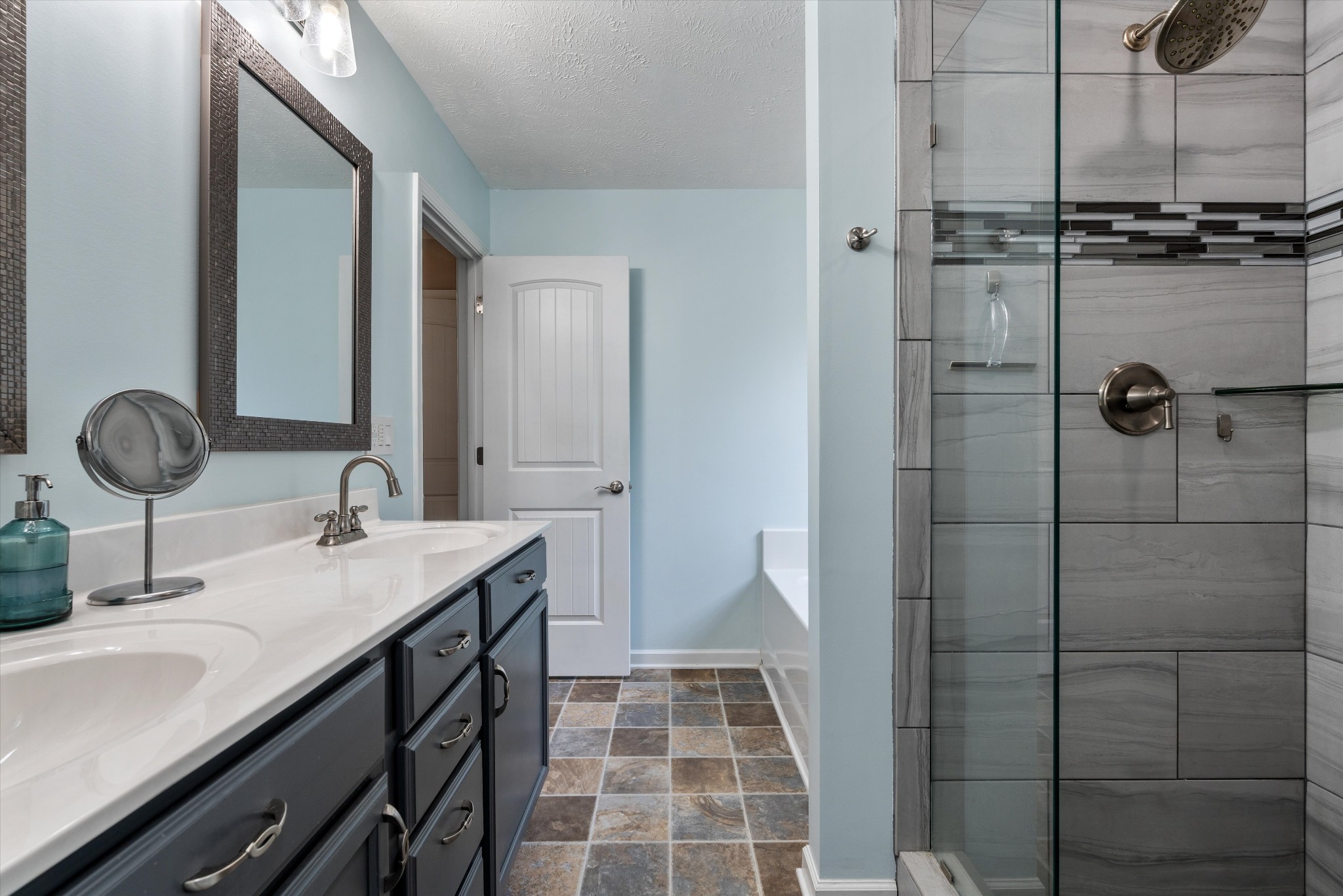 805 Crab Apple Cv Property Photo 31