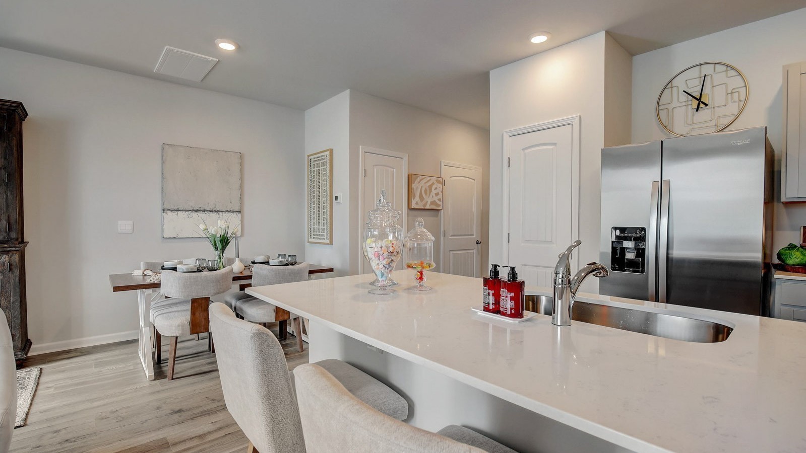 2239 Harlequin Point Property Photo 6