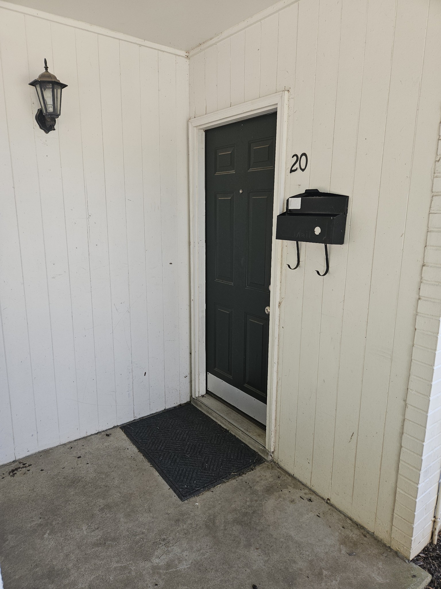 802 E Main St Property Photo 2