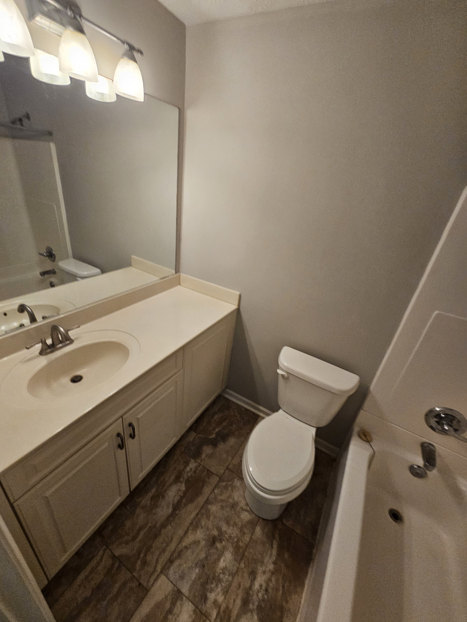 802 E Main St Property Photo 22