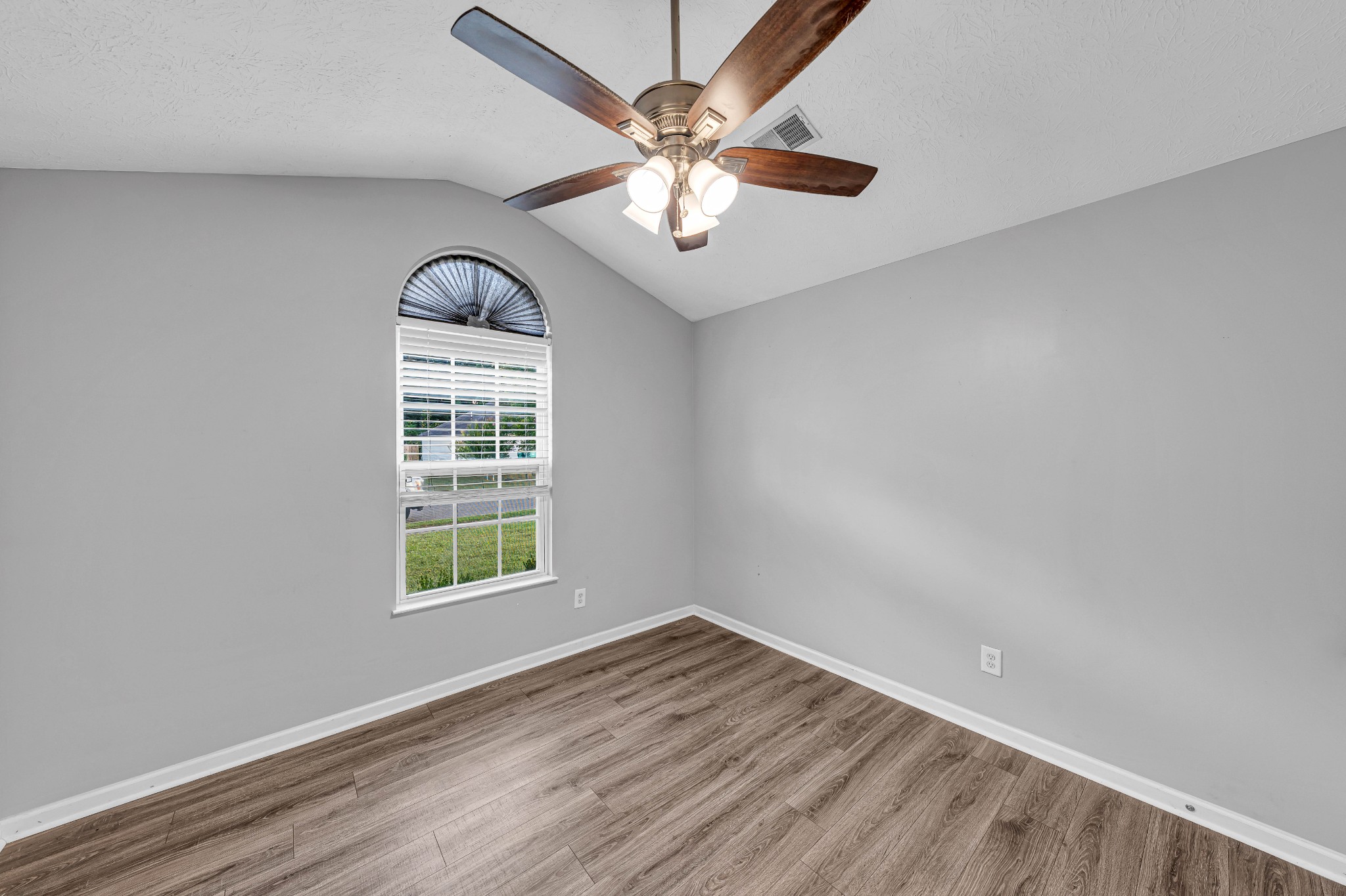 129 Southern Ter Property Photo 16