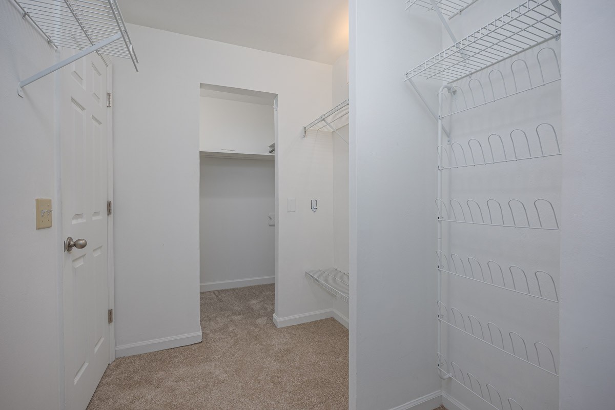 1407 Glade Ct Property Photo 23