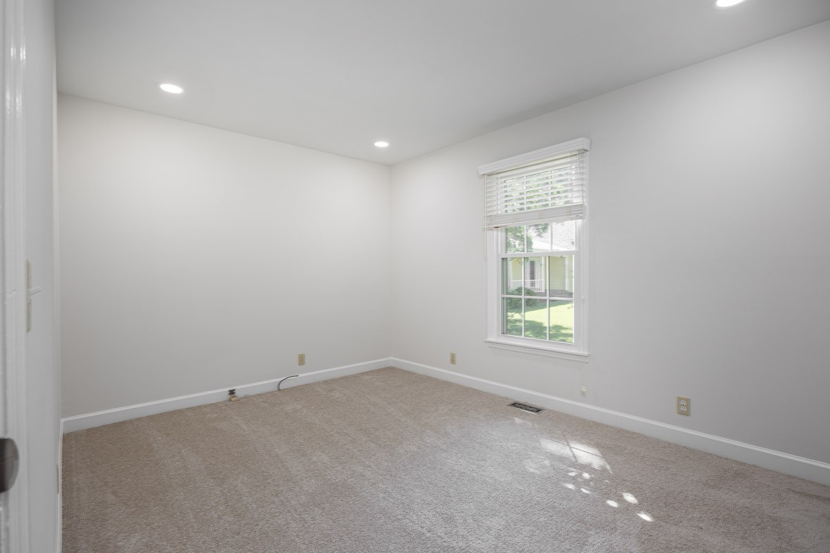 1407 Glade Ct Property Photo 27