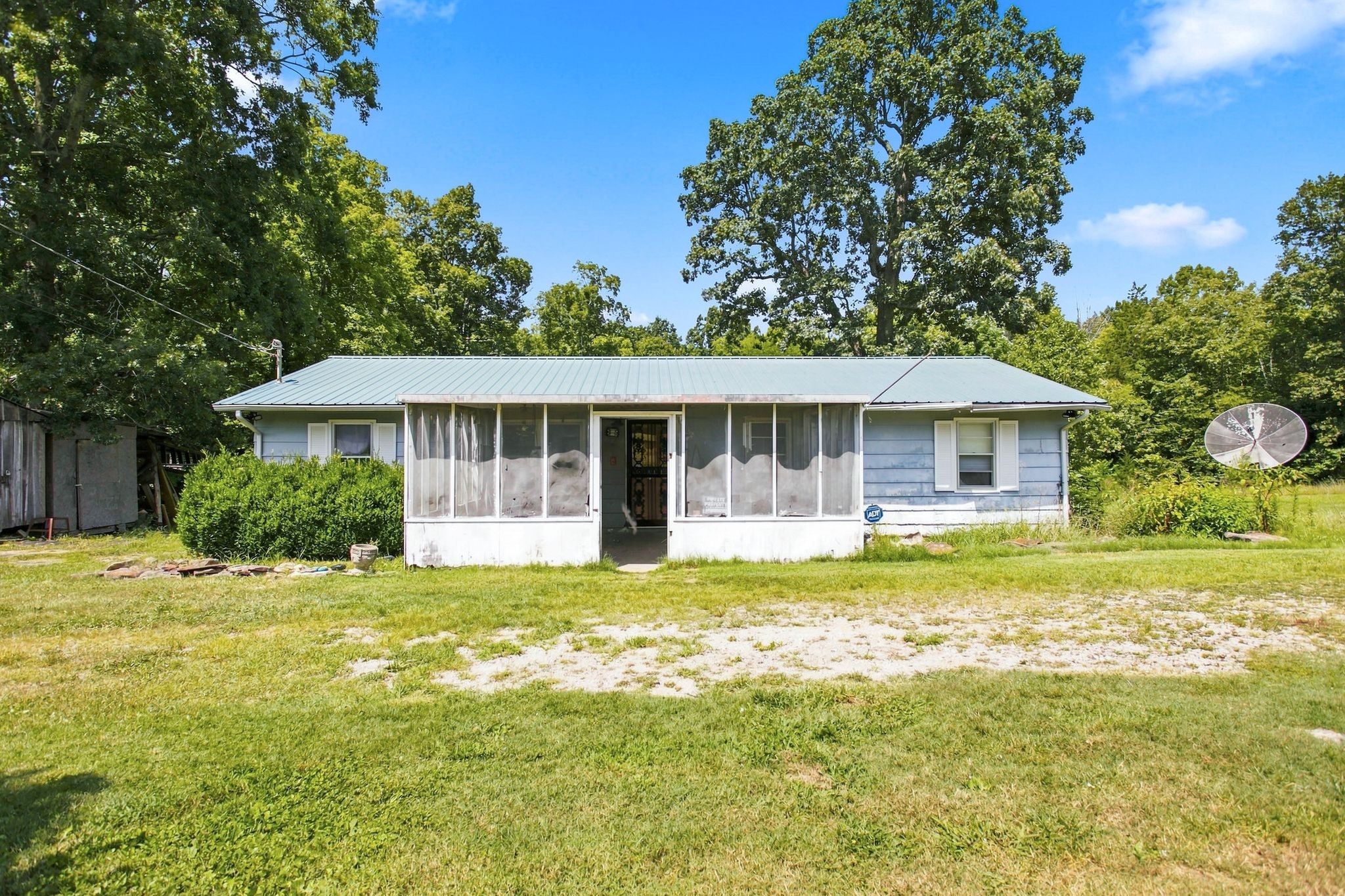 5462 Creek View Rd Property Photo 2