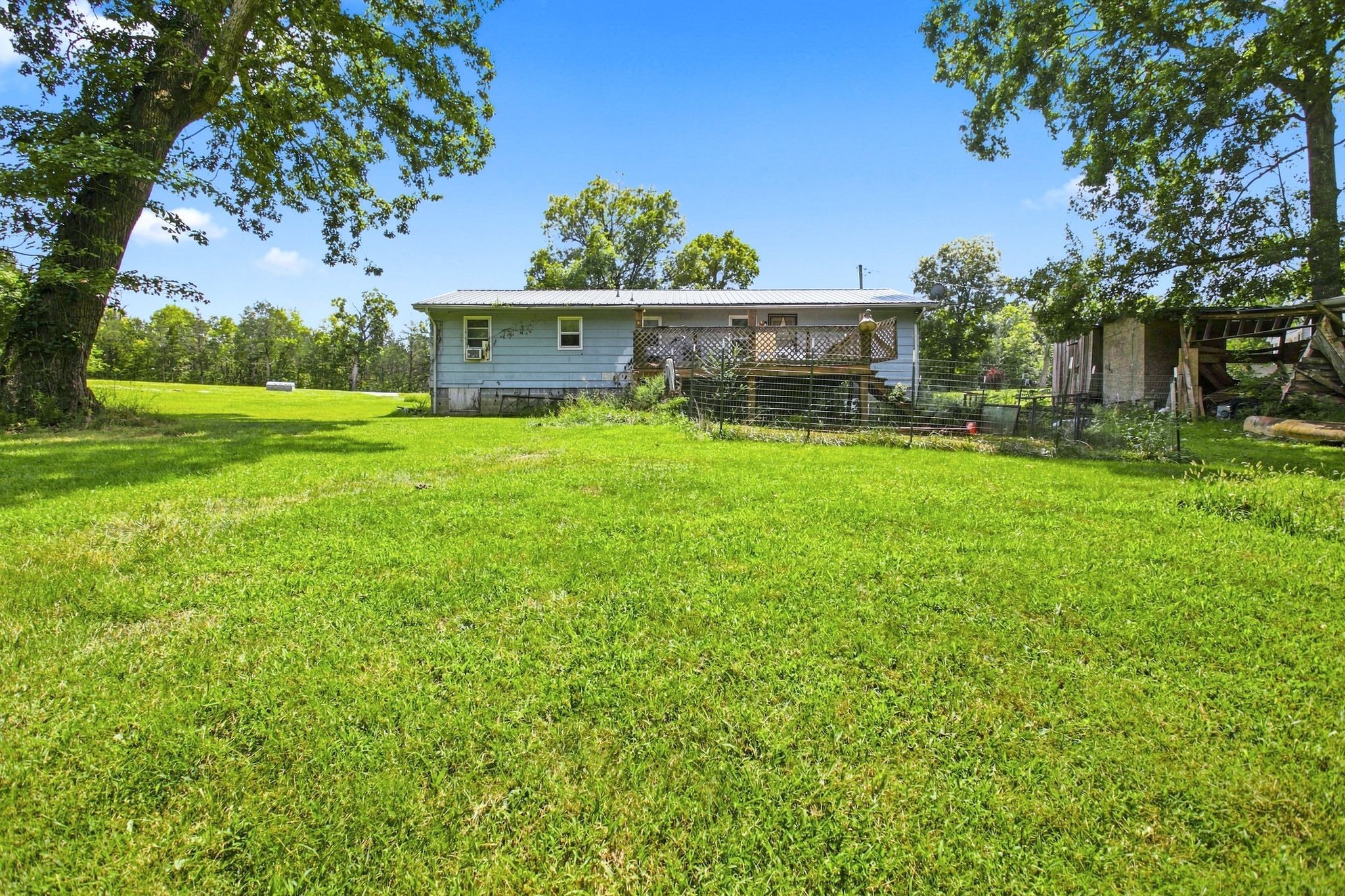 5462 Creek View Rd Property Photo 6