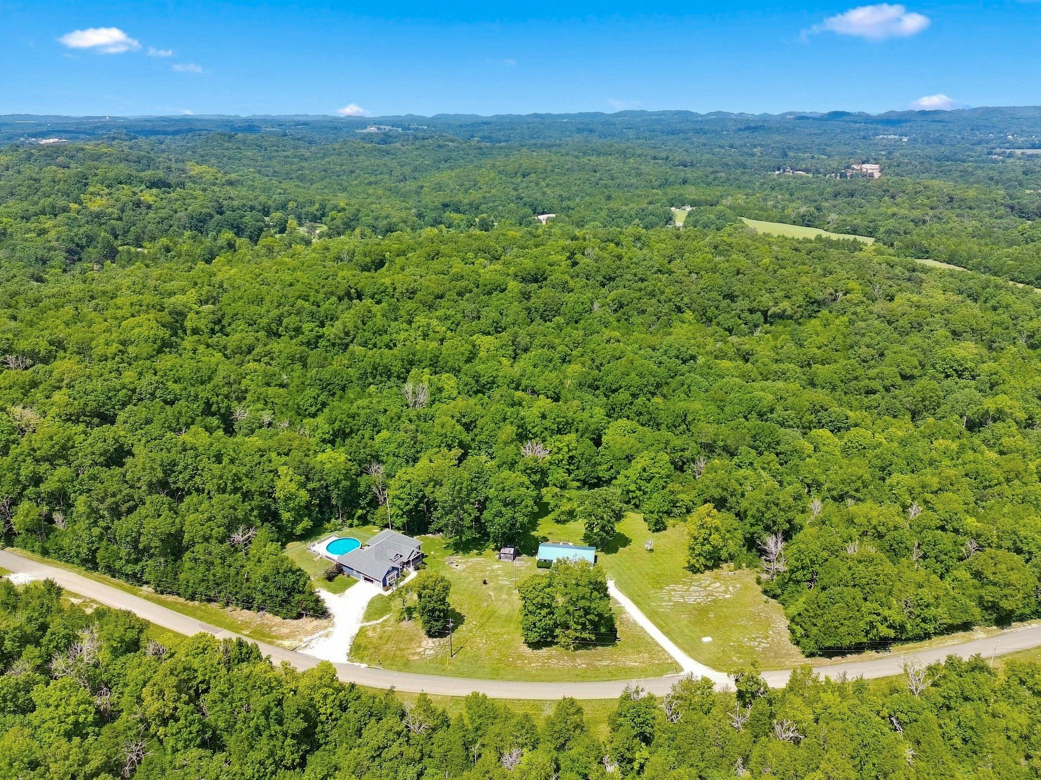 5462 Creek View Rd Property Photo 14