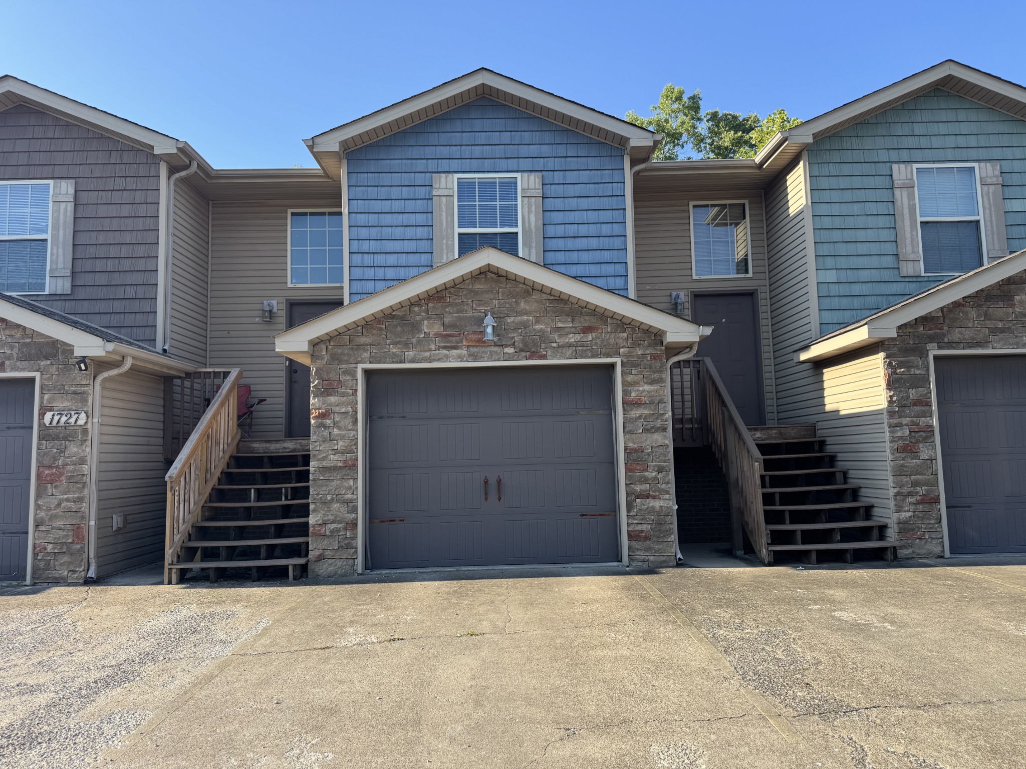 1727 Thistlewood Dr Property Photo 1