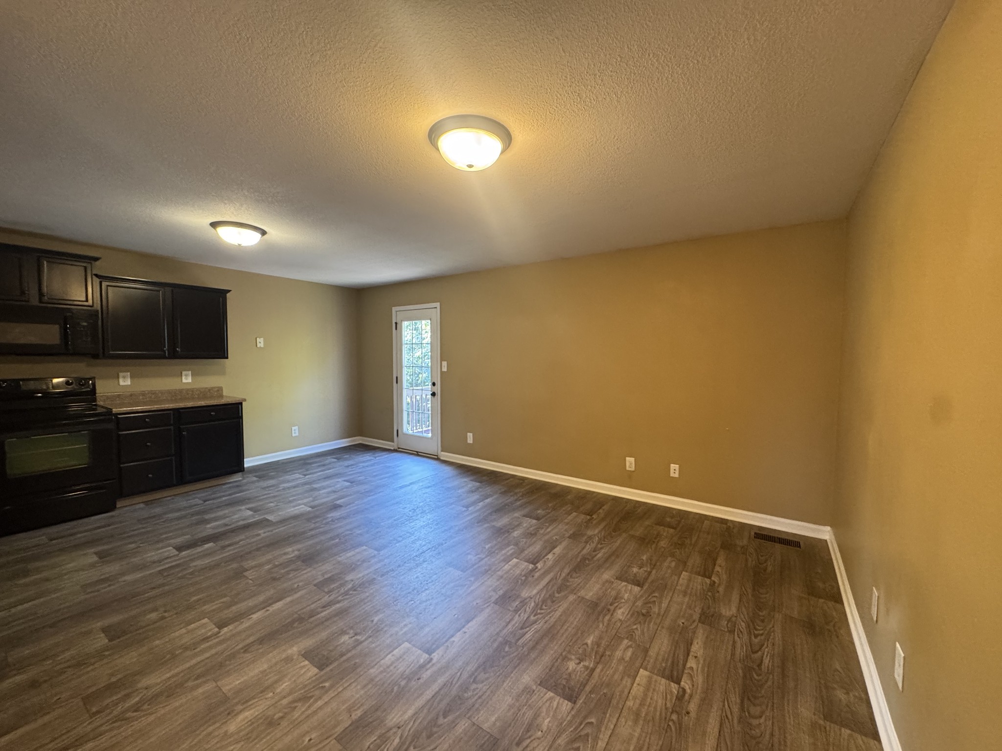 1727 Thistlewood Dr Property Photo 5