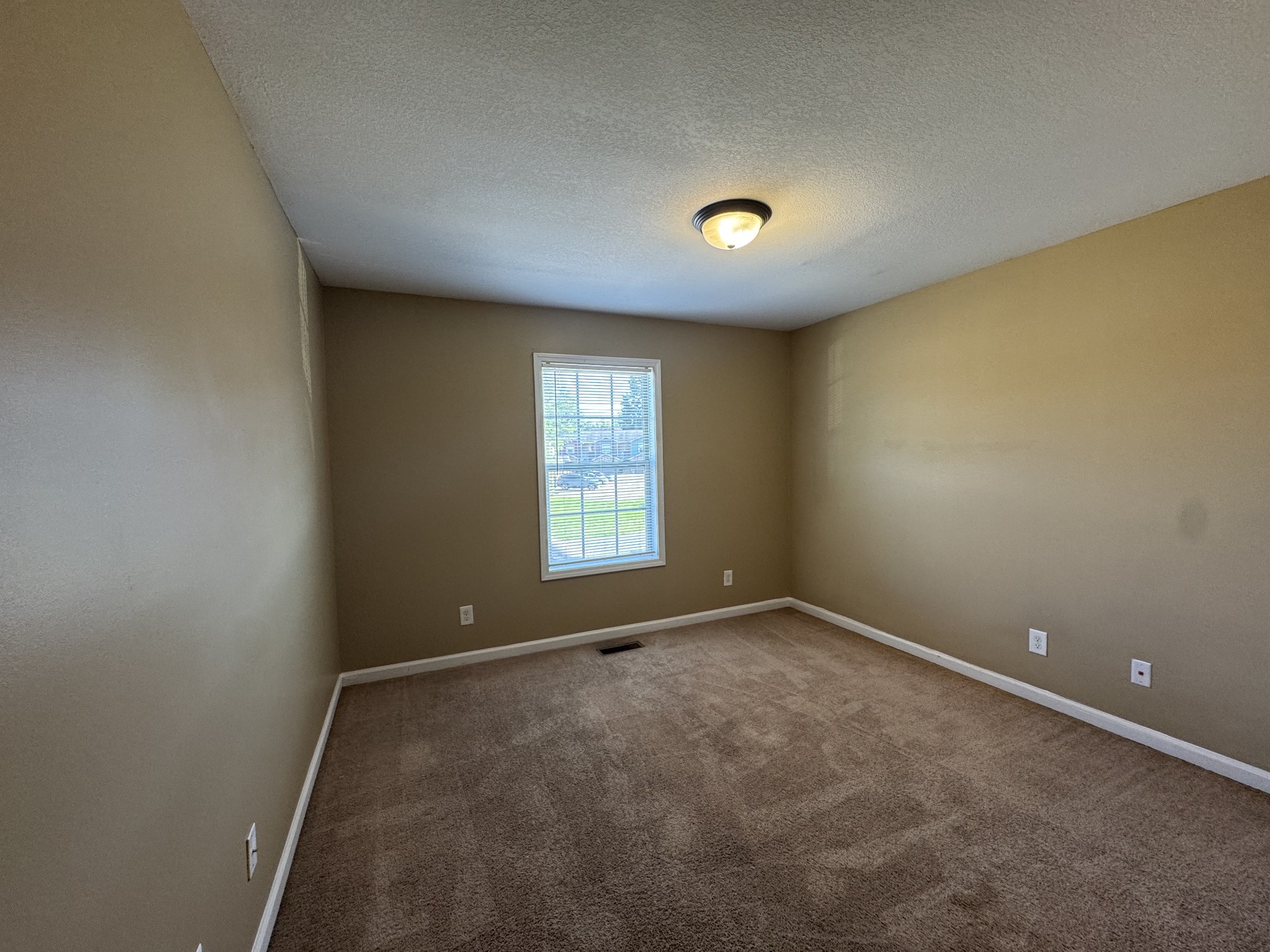 1727 Thistlewood Dr Property Photo 10