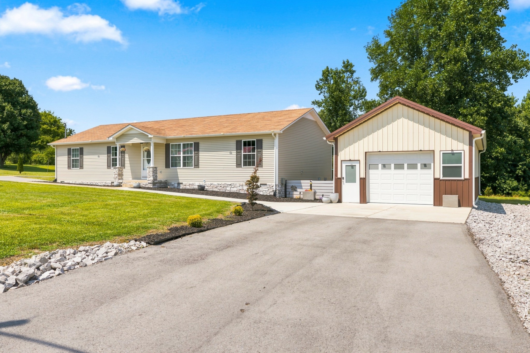 870 Newt Vanattia Rd Property Photo 1