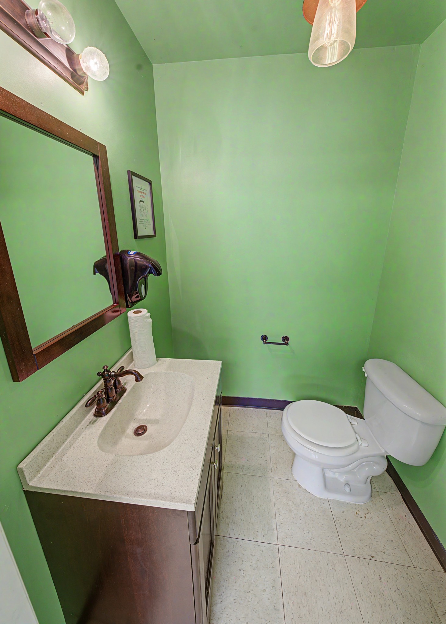 500 E Main St Property Photo 15