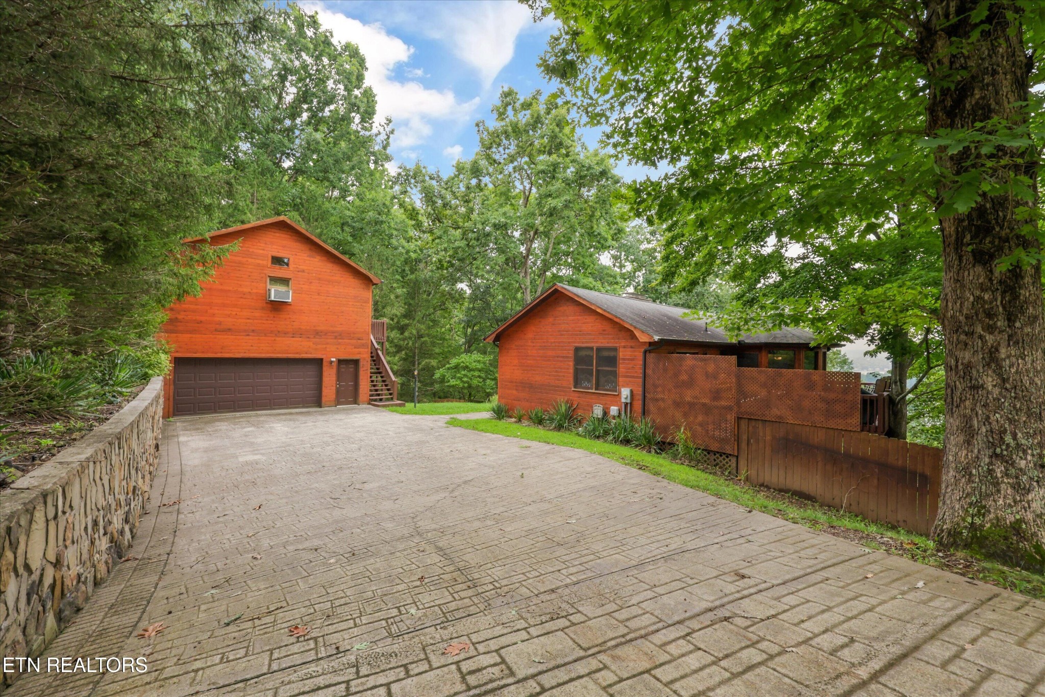 1186 Deerfield Way