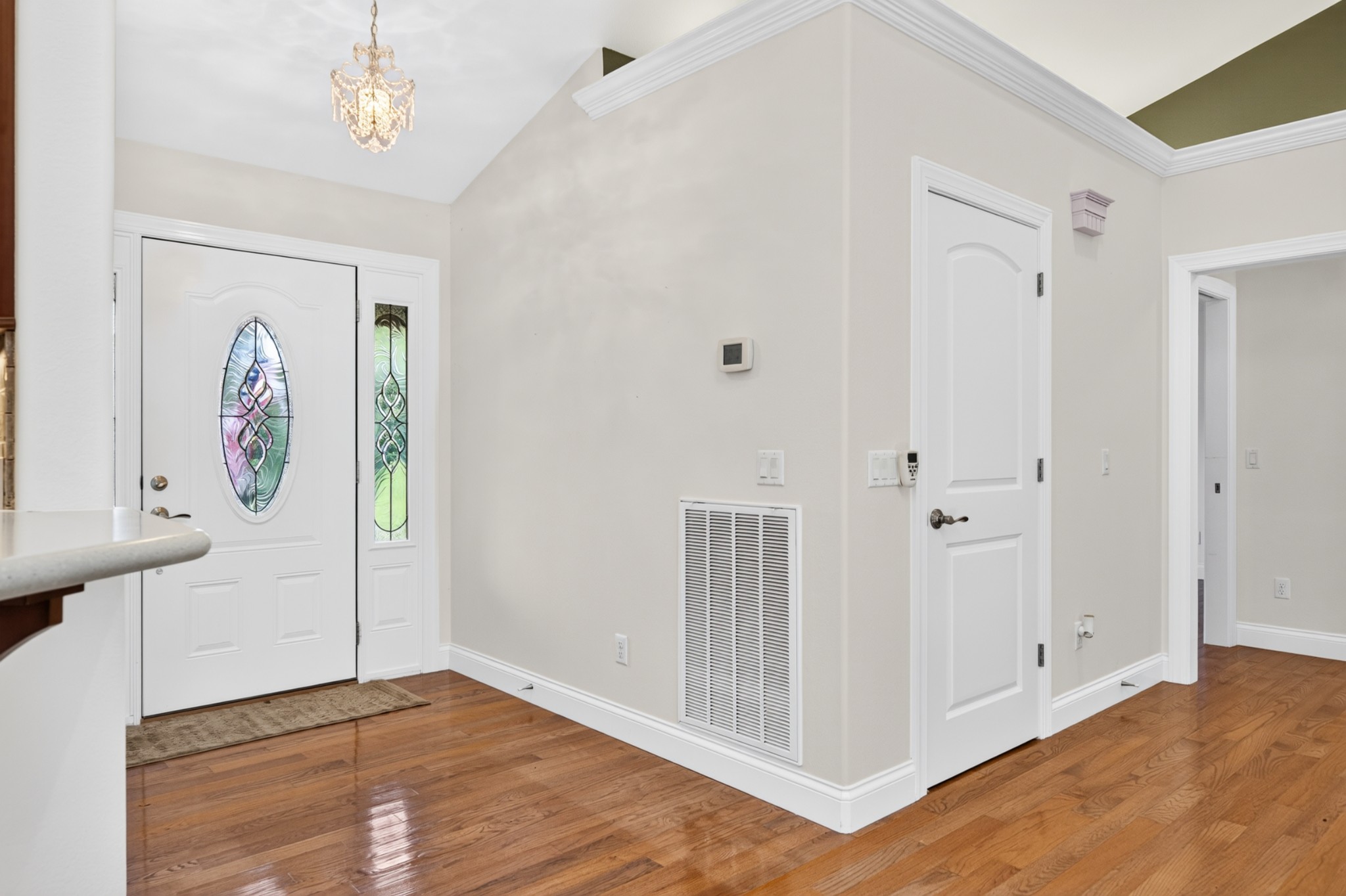 21 Thames Ct Property Photo 8
