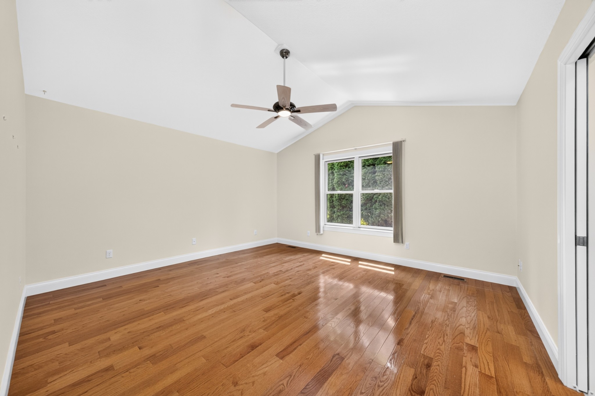 21 Thames Ct Property Photo 31