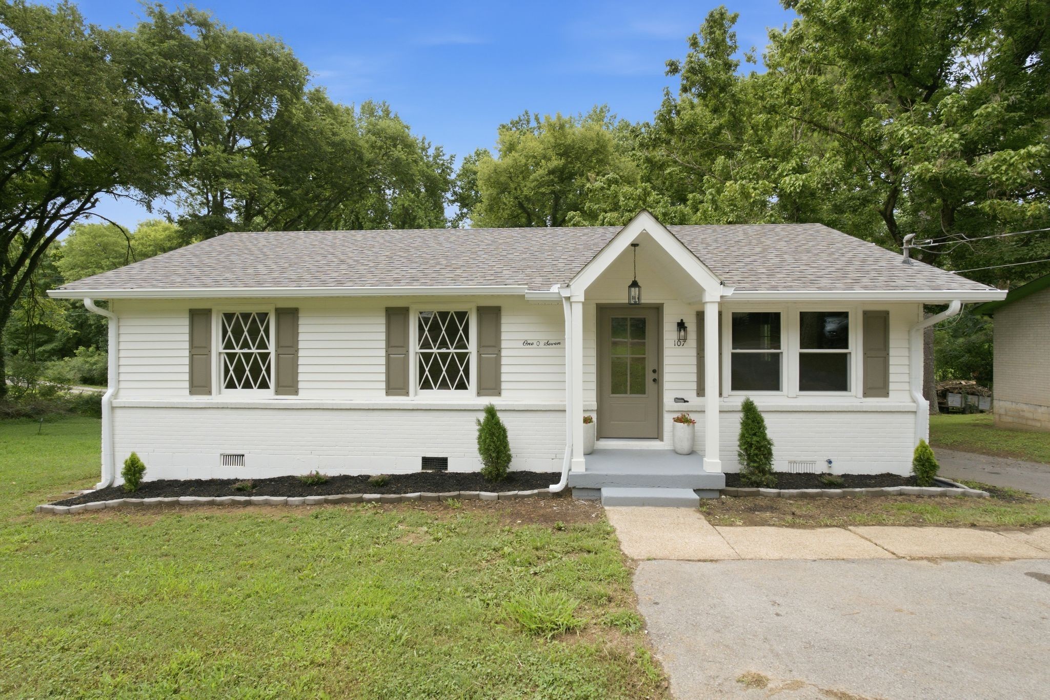 107 Rainbow Cir Property Photo 1