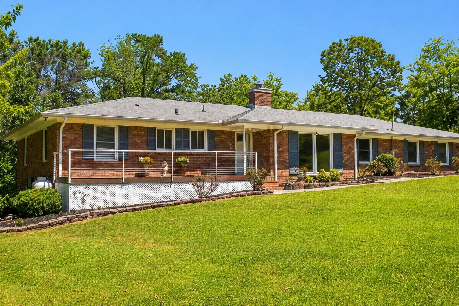710 Tuckahoe Dr Property Photo 1