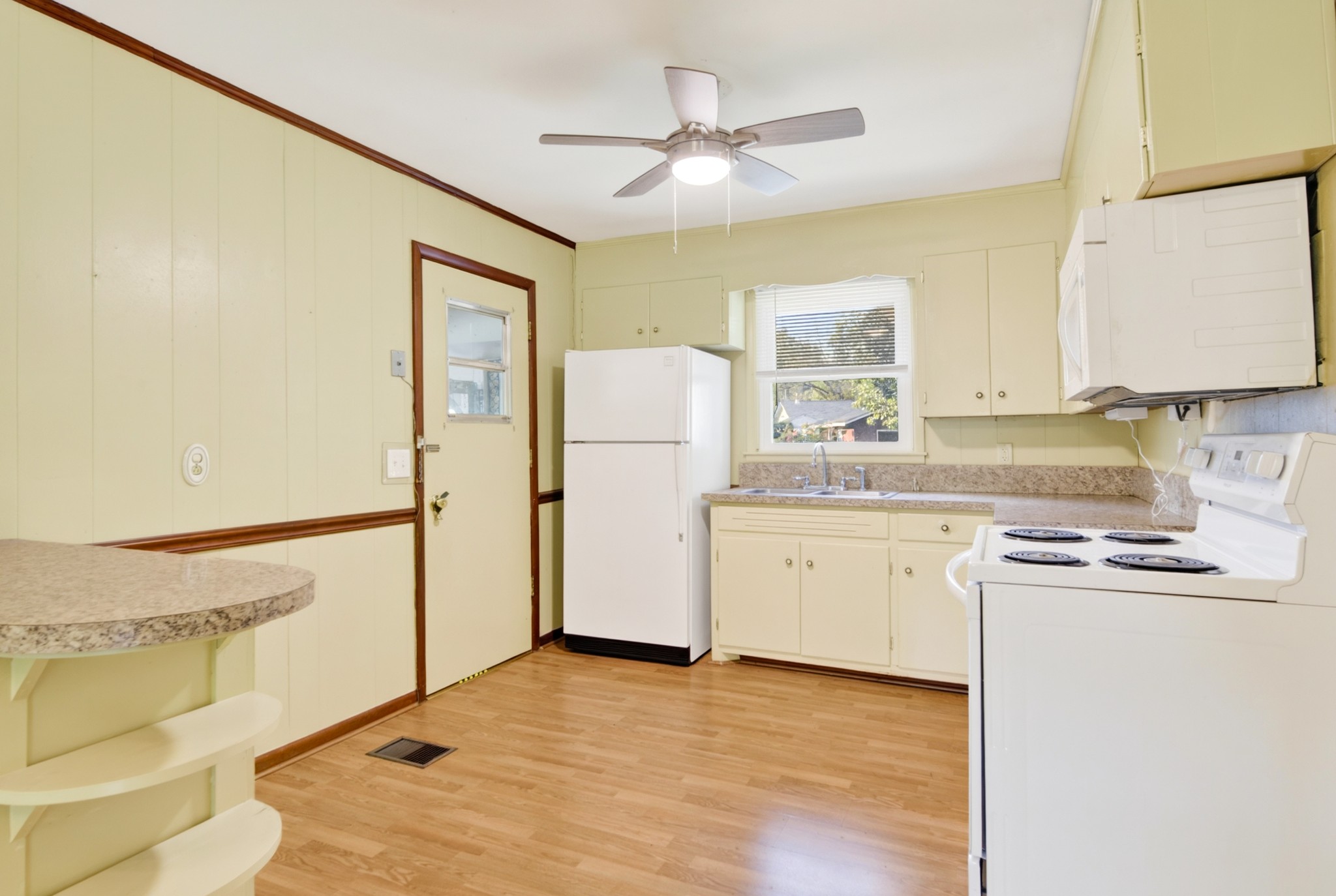 313 Hitt Ln Property Photo 17