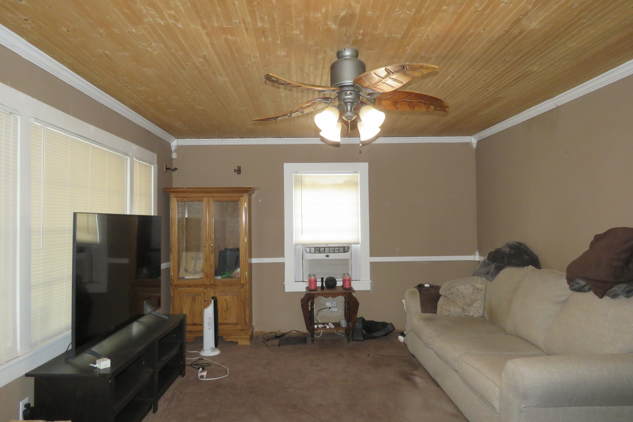 352 N Spring St Property Photo 2