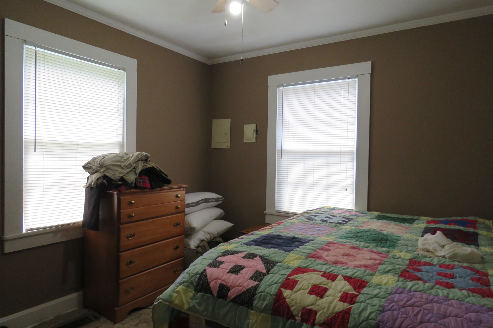 352 N Spring St Property Photo 8